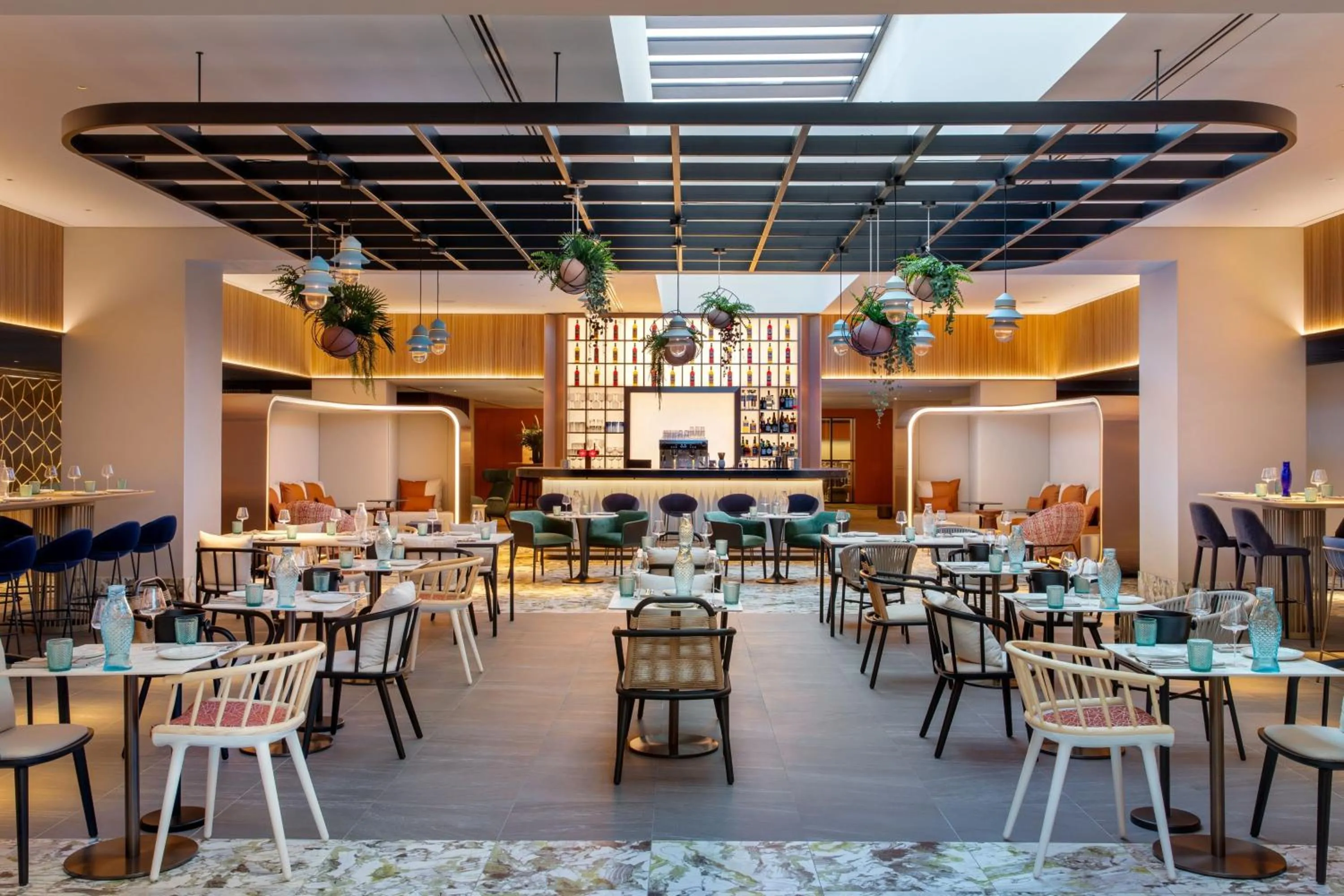 Restaurant/places to eat in Labtwentytwo Barcelona, a Tribute Portfolio Hotel by Marriott