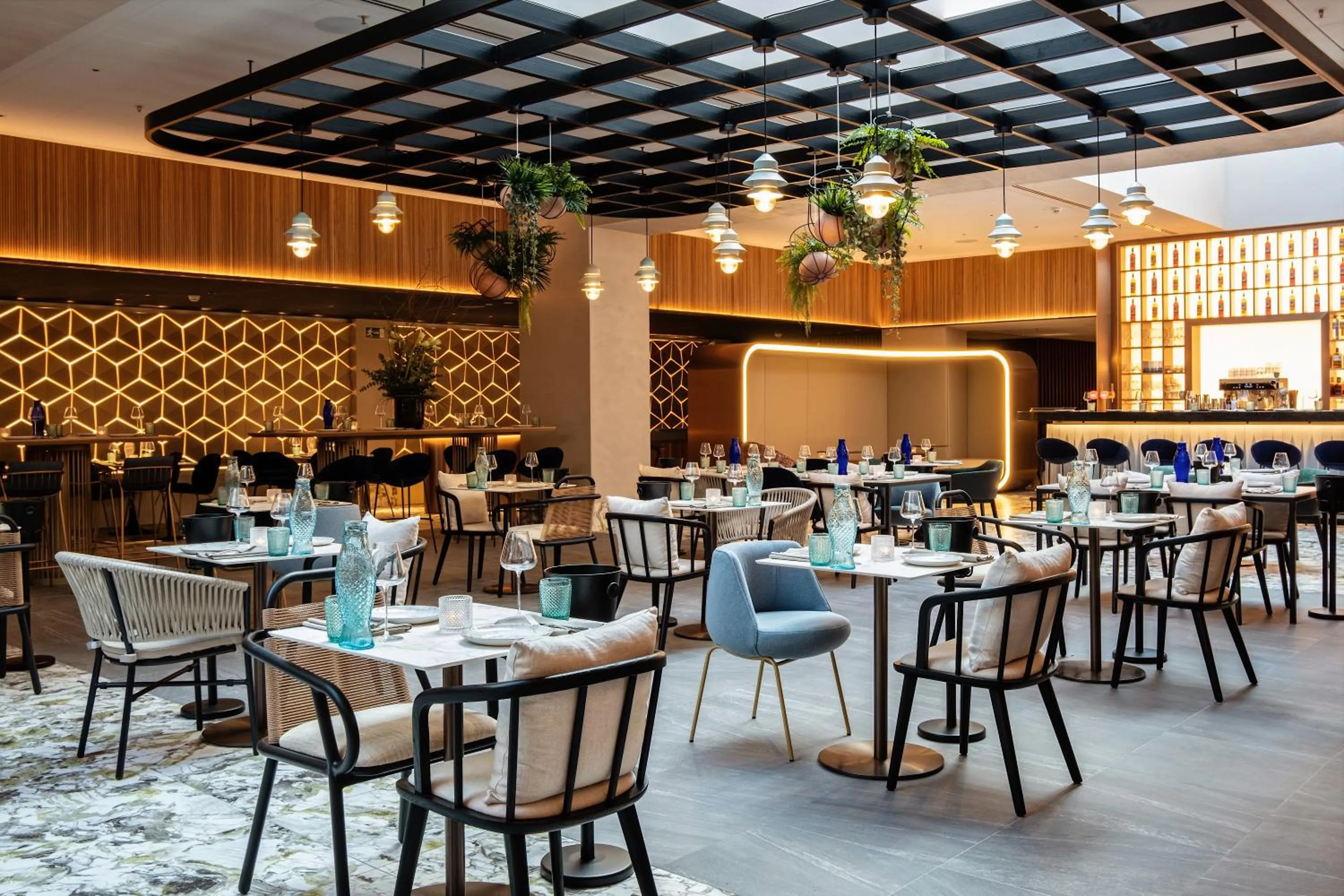 Restaurant/places to eat in Labtwentytwo Barcelona, a Tribute Portfolio Hotel by Marriott