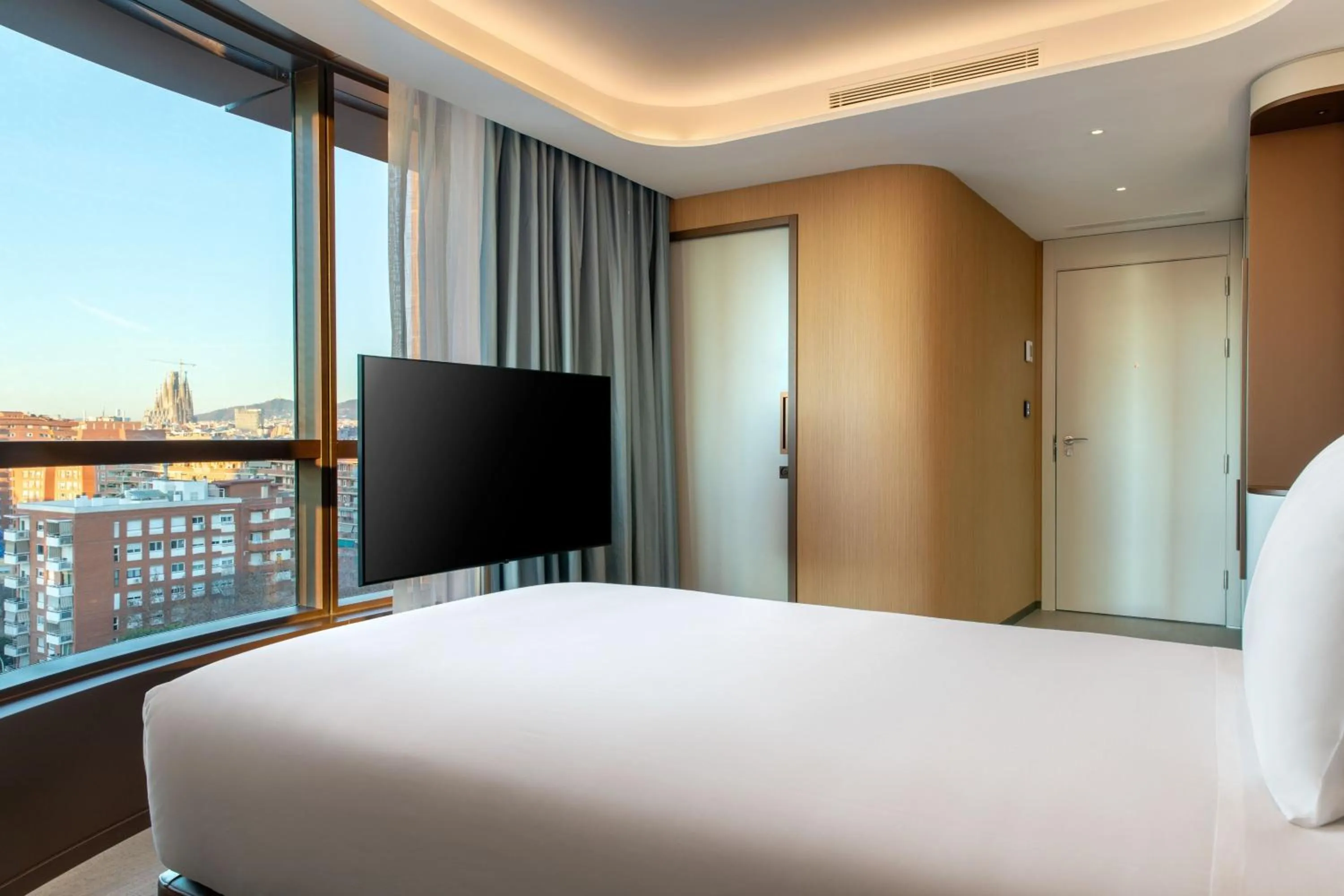 Photo of the whole room, Bed in Labtwentytwo Barcelona, a Tribute Portfolio Hotel by Marriott