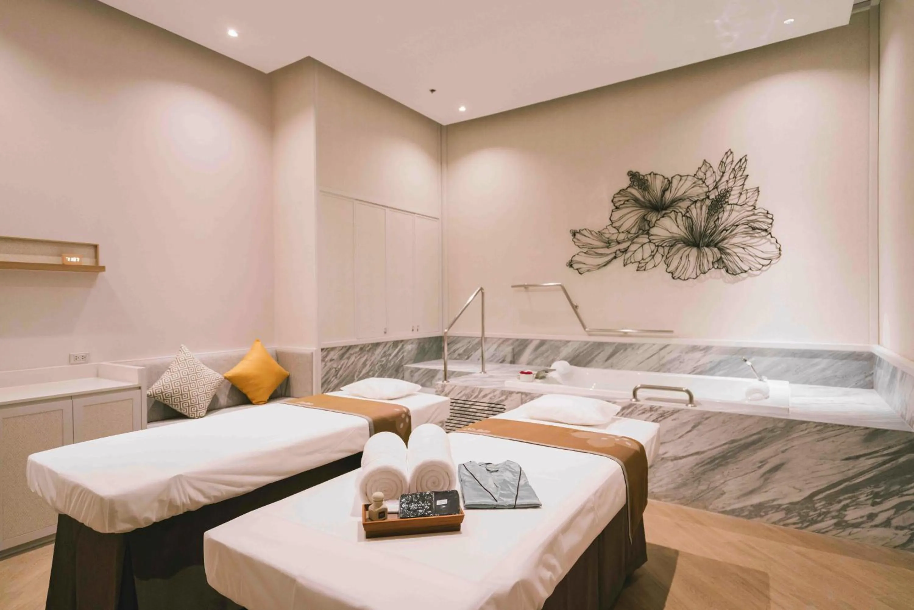 Massage, Bed in Courtyard by Marriott Bangkok Suvarnabhumi Airport