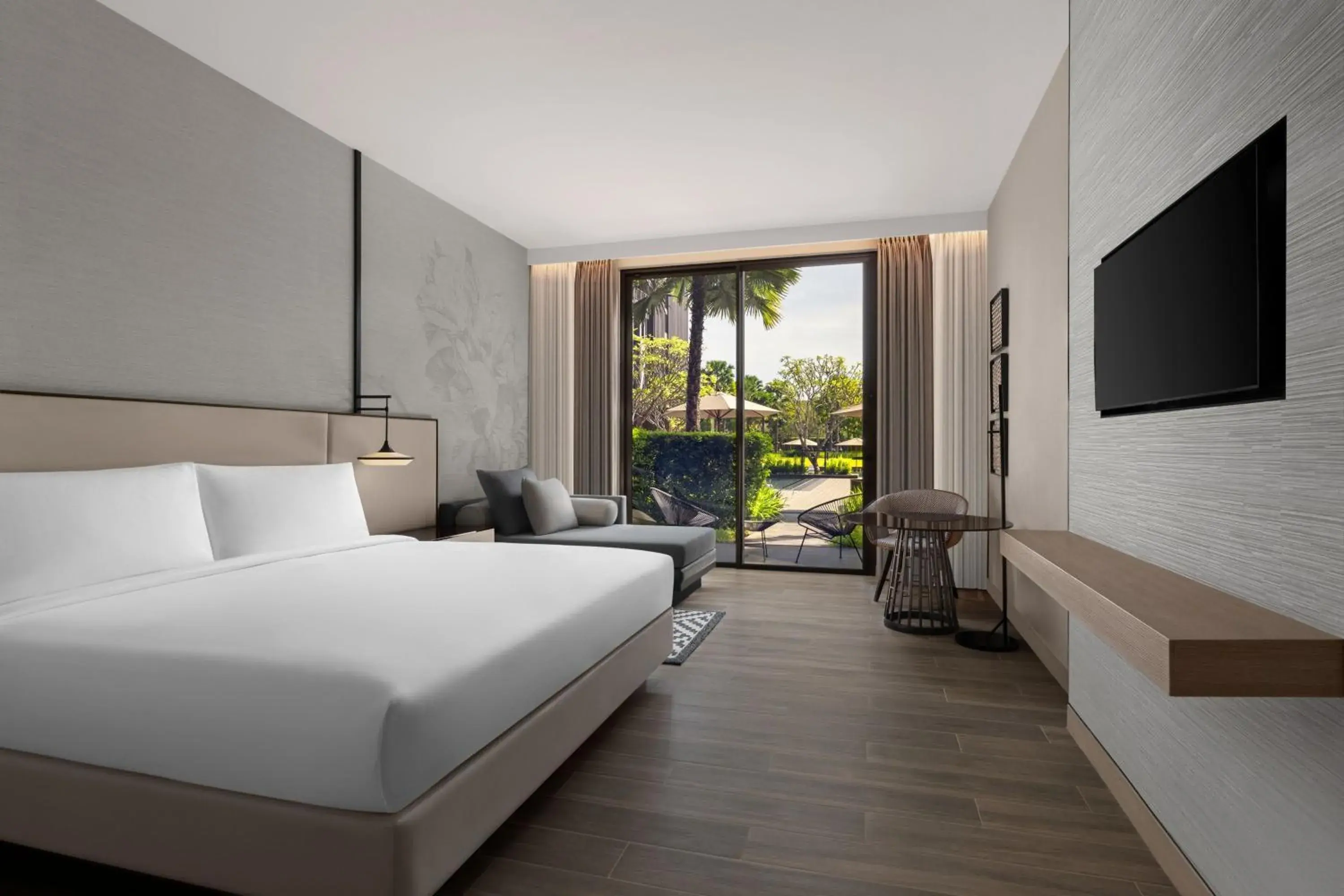 Deluxe King Room - Garden Access in Courtyard by Marriott Bangkok Suvarnabhumi Airport Deluxe King Room - Garden Access in Courtyard by Marriott Bangkok Suvarnabhumi Airport