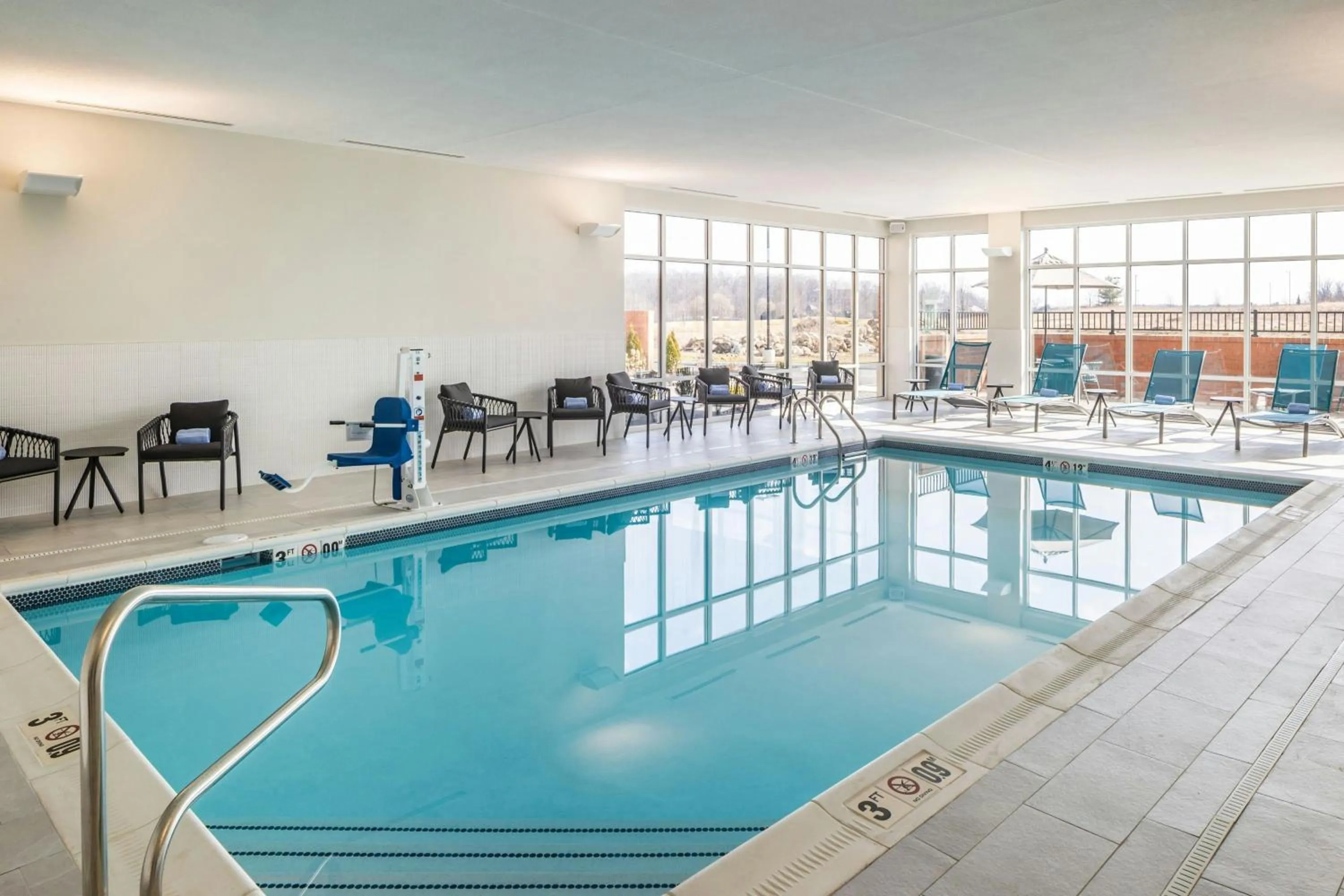 Swimming pool in SpringHill Suites by Marriott Canfield