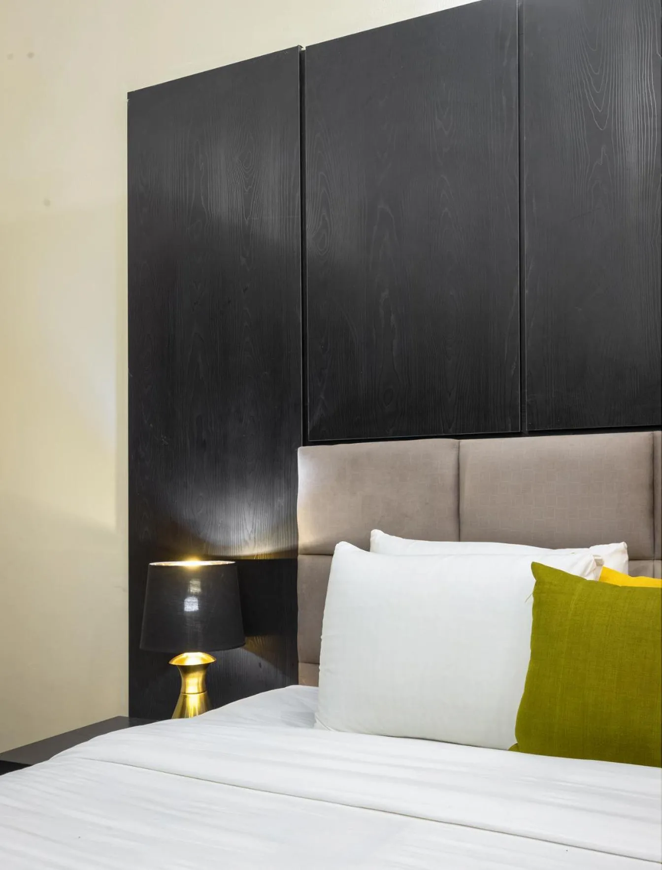 Bed in ROYALE CROWN VILLA