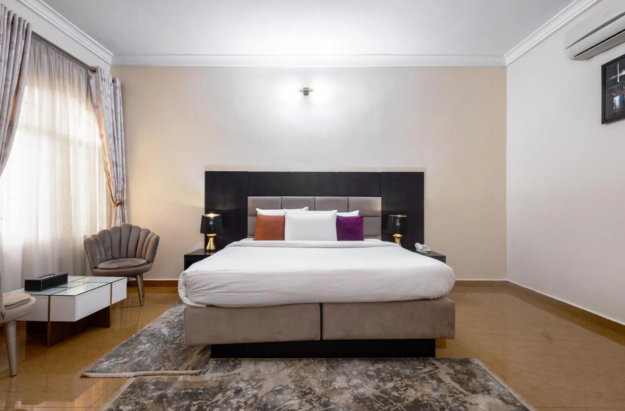 Bed in ROYALE CROWN VILLA