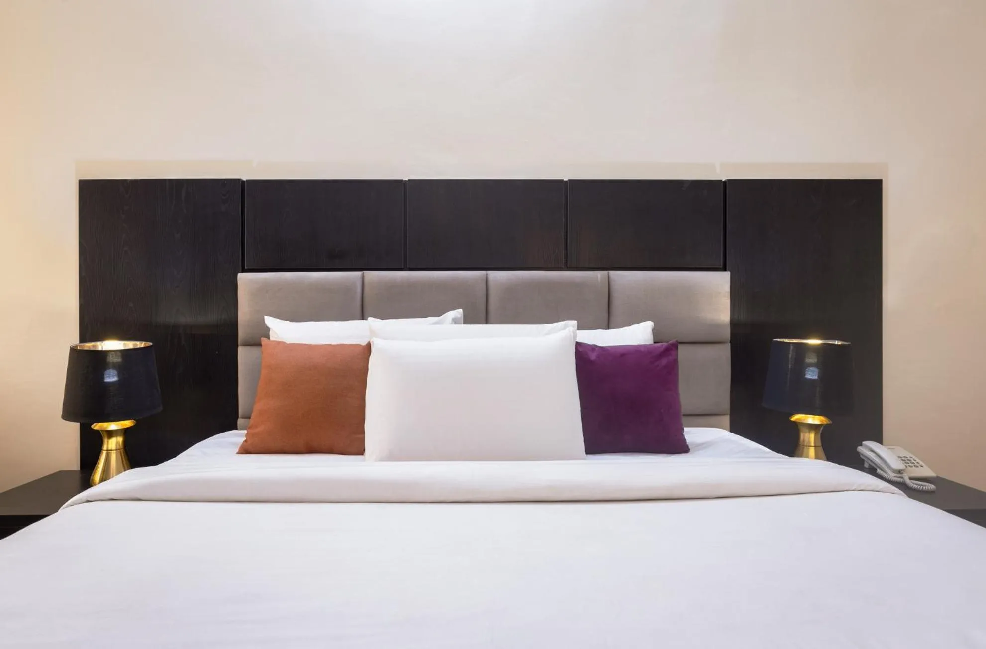 Bed in ROYALE CROWN VILLA
