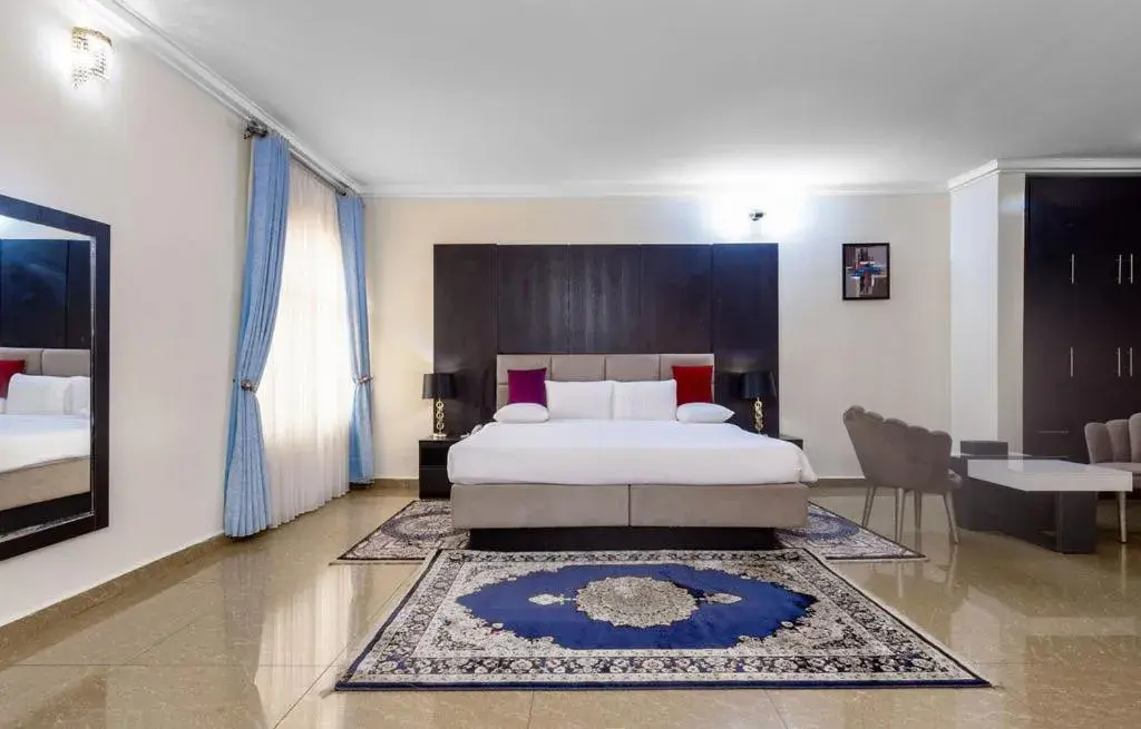 ROYALE CROWN VILLA ROYALE CROWN VILLA