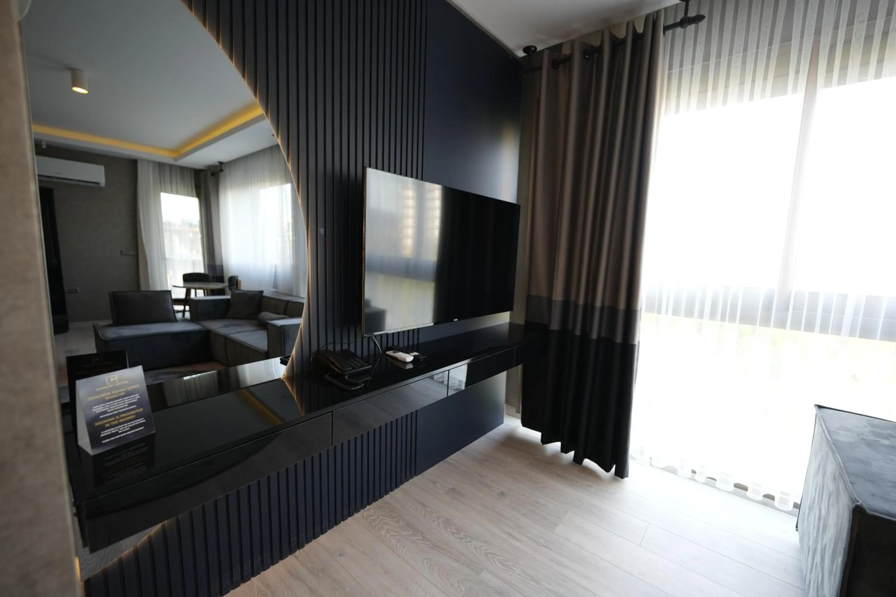 Communal lounge/ TV room, Bed in Marlen Hotel Bayraklı