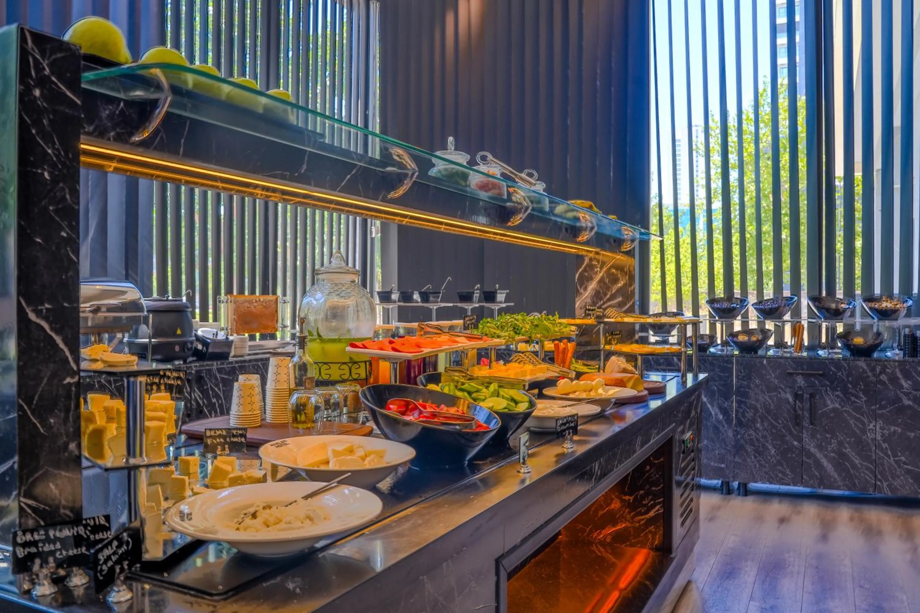 Buffet breakfast in Marlen Hotel Bayraklı