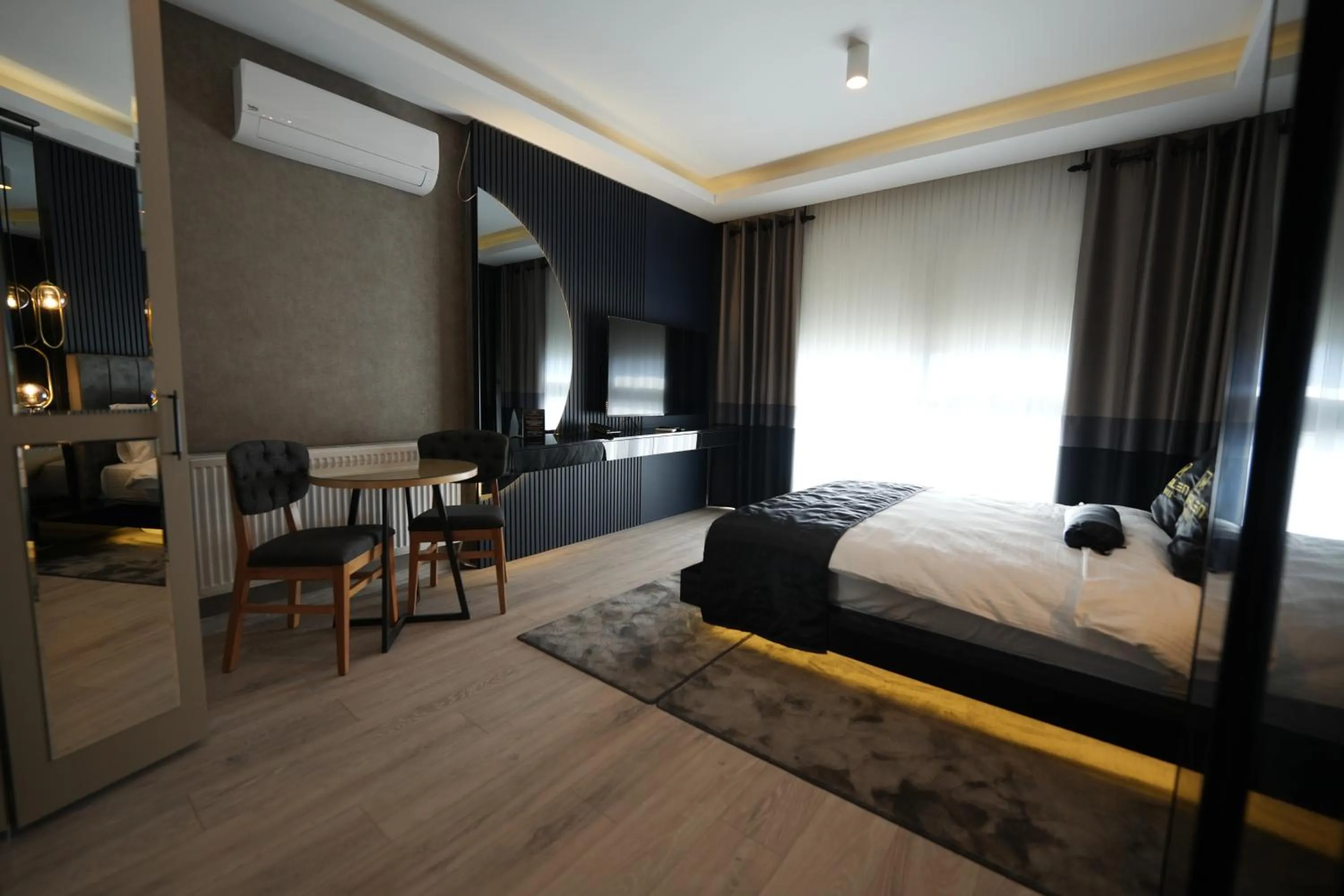 Photo of the whole room, Bed in Marlen Hotel Bayraklı