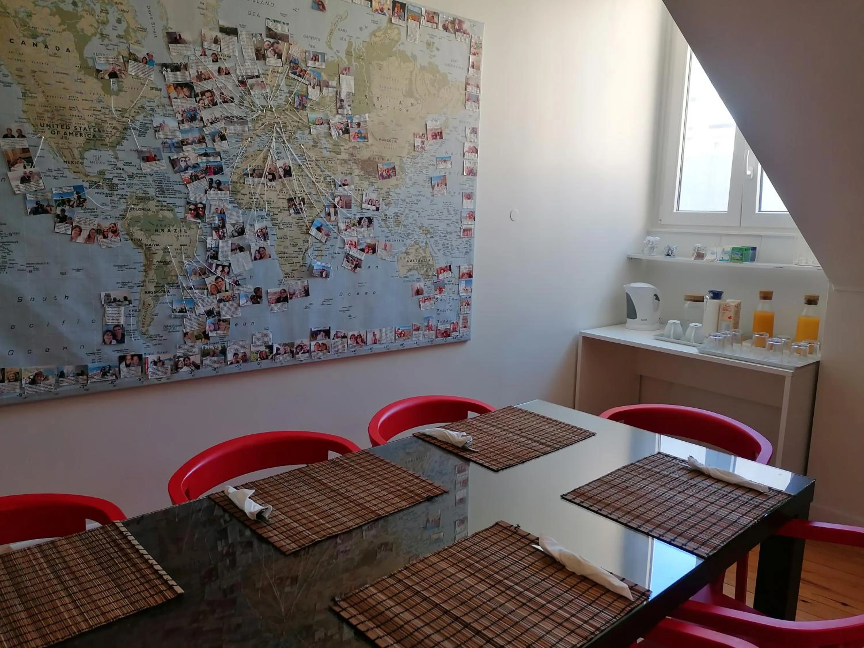 Dining area in Sincerely Lisboa