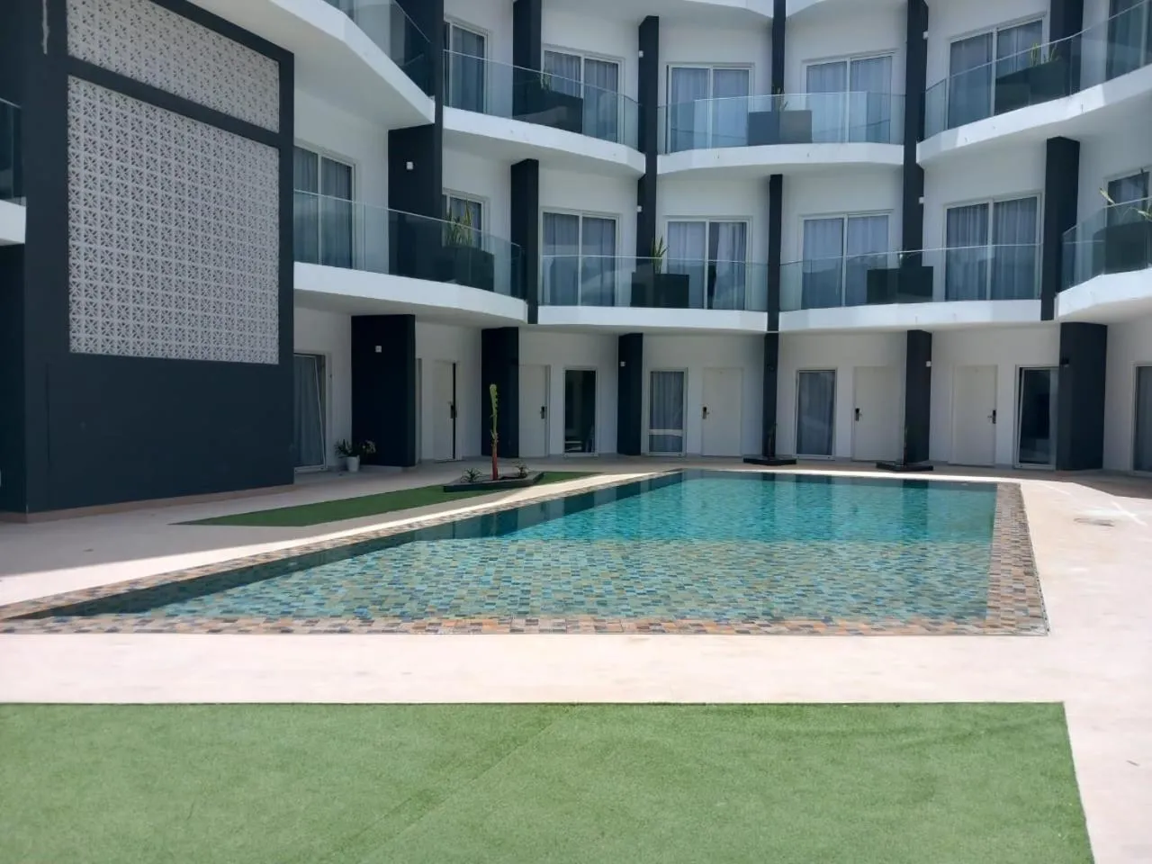 Swimming pool in Ouril Mindelo