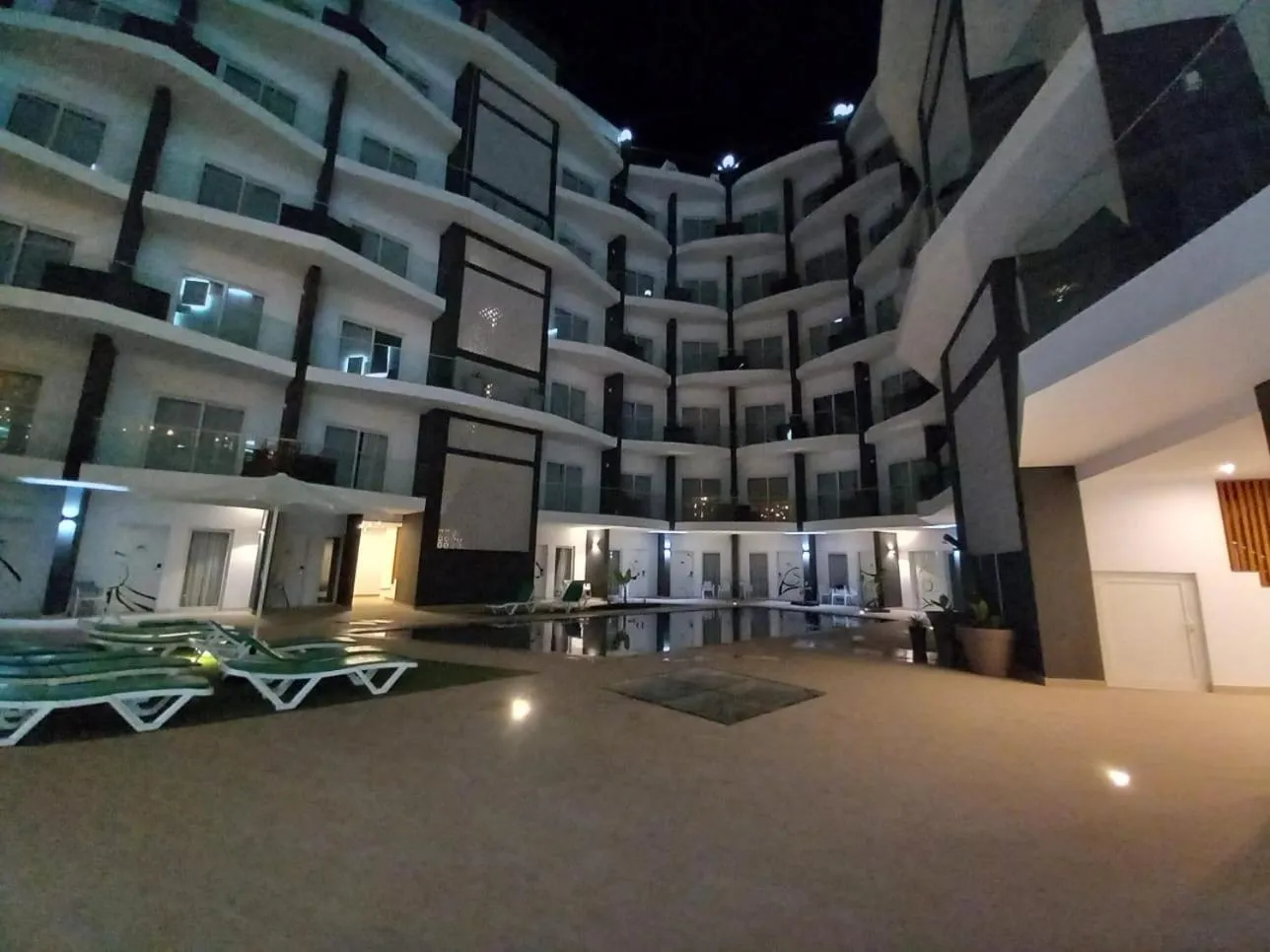 Property building in Ouril Mindelo