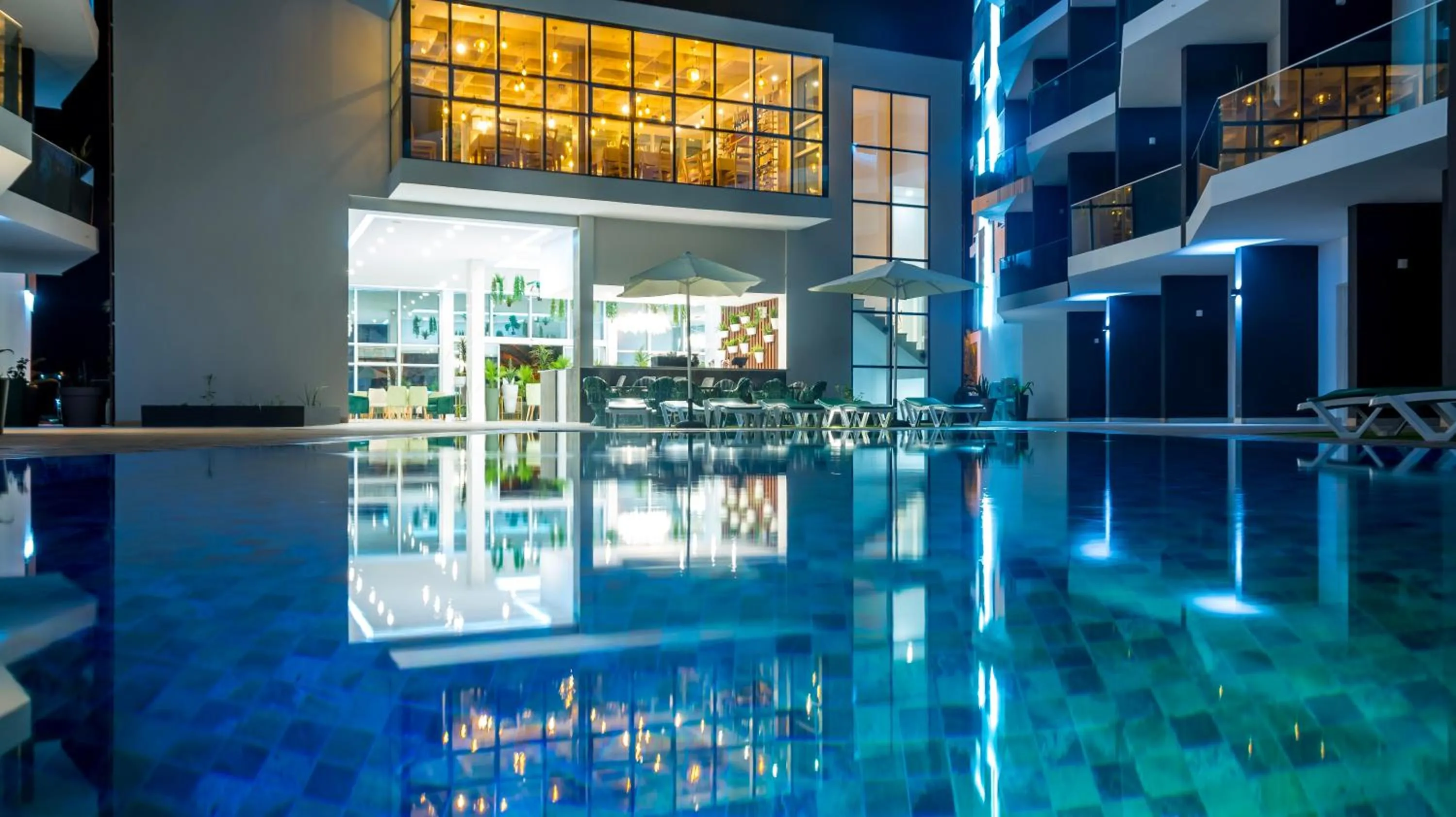 Pool view in Ouril Mindelo