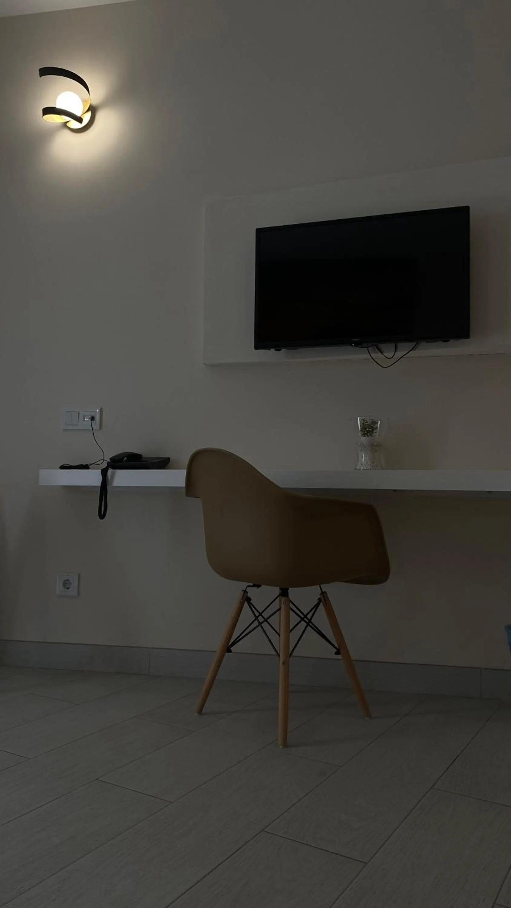 TV and multimedia in Ouril Mindelo