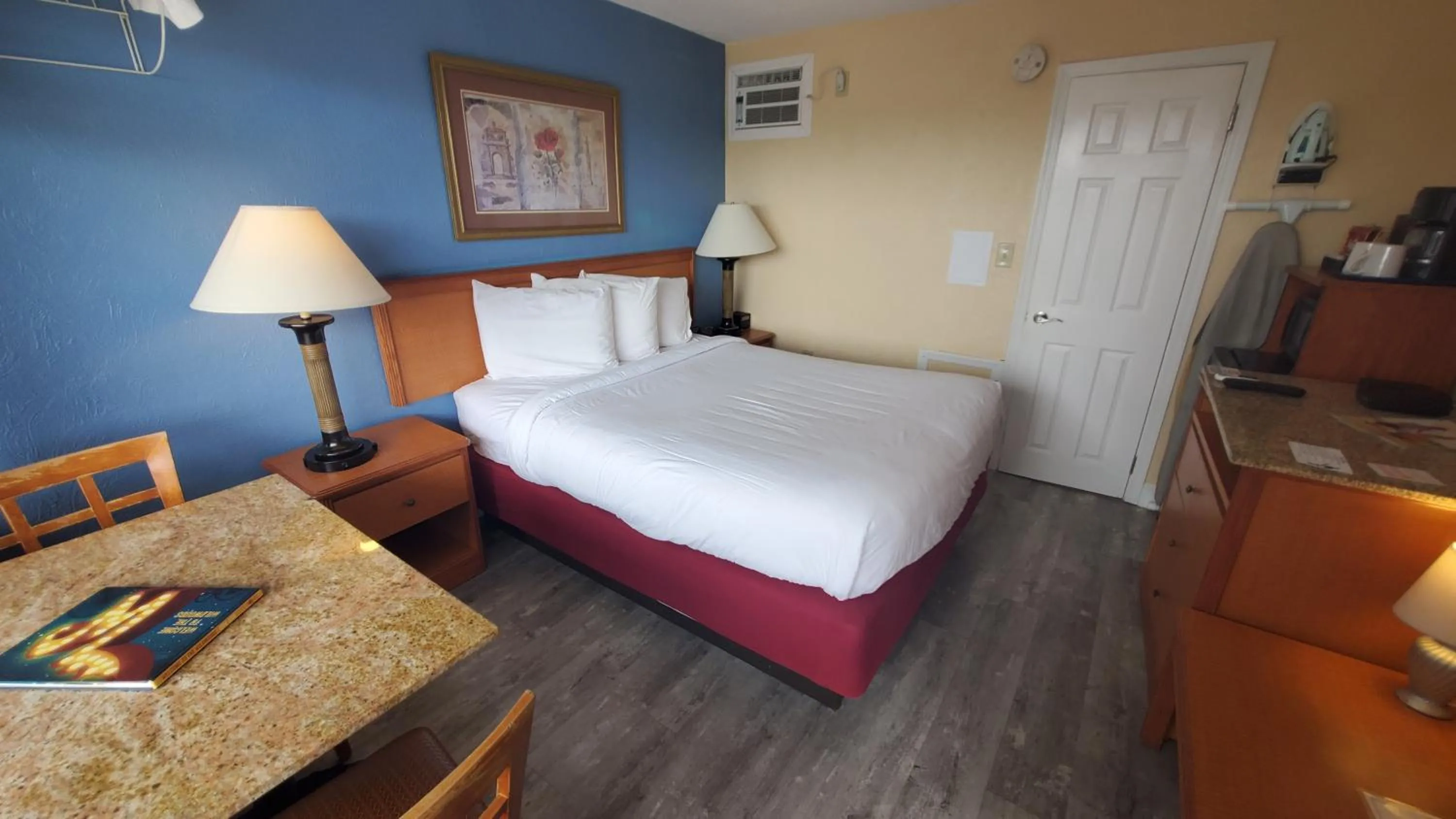 Queen Room in Sandbox Motel