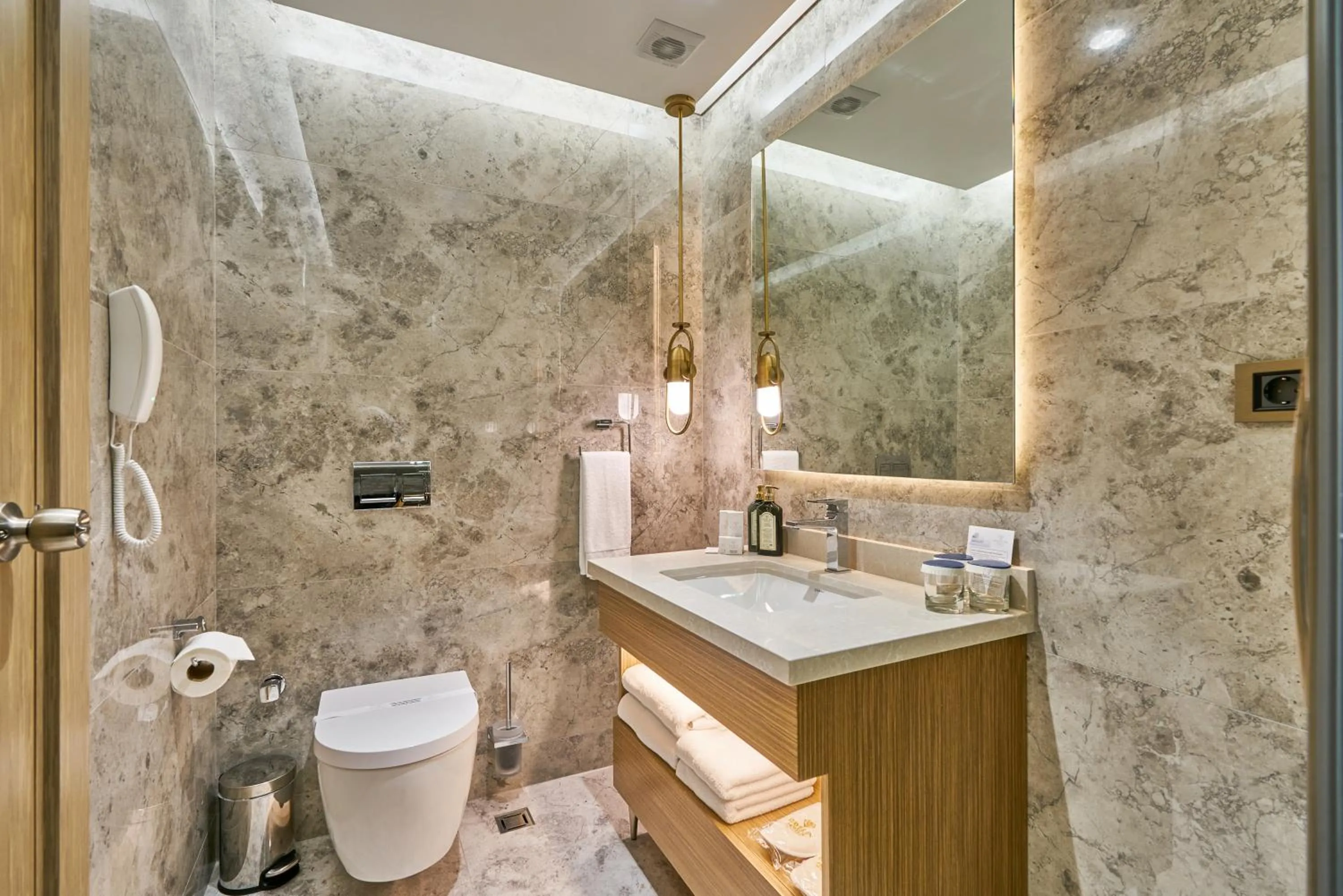 Shower in Rayelin Hotel Istanbul Old City