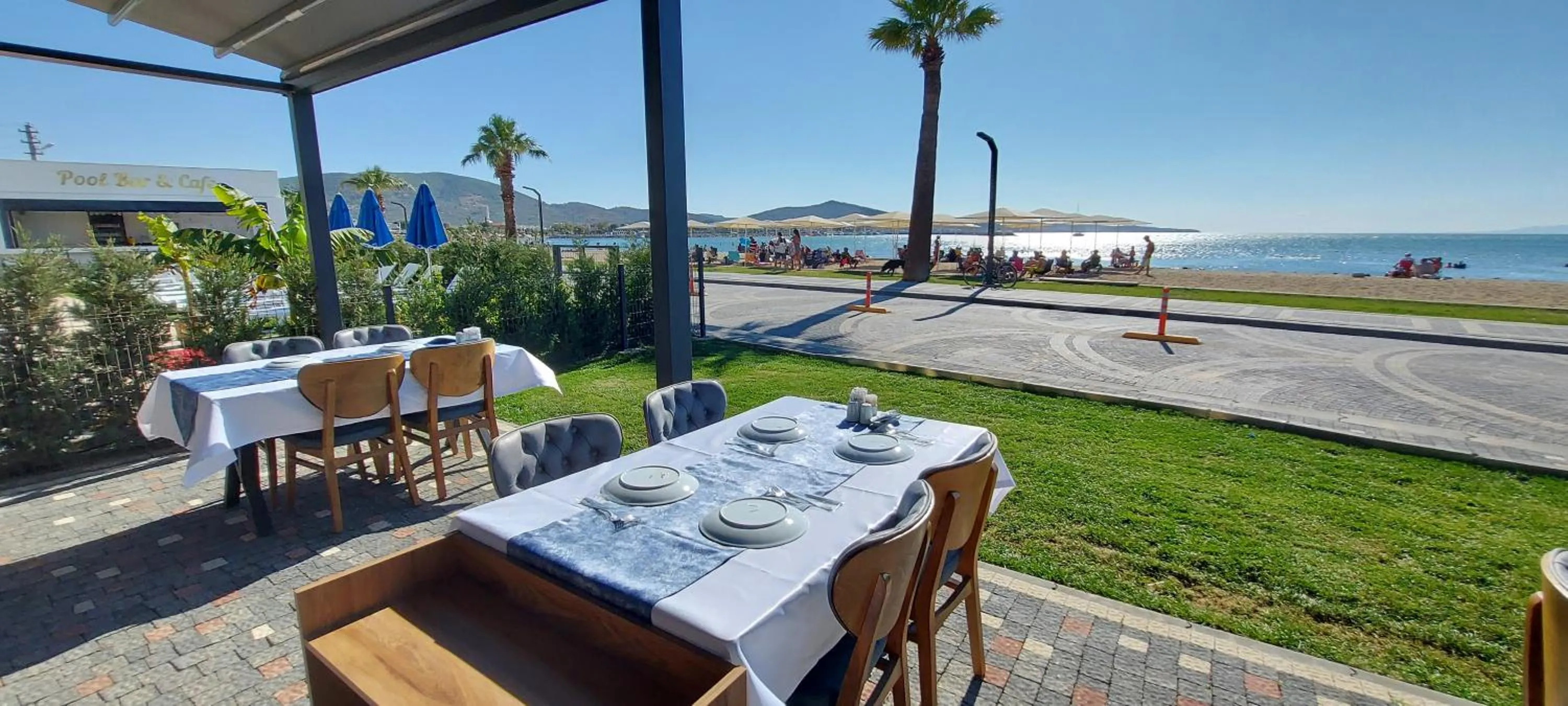 Restaurant/places to eat in Blue Port Hotel