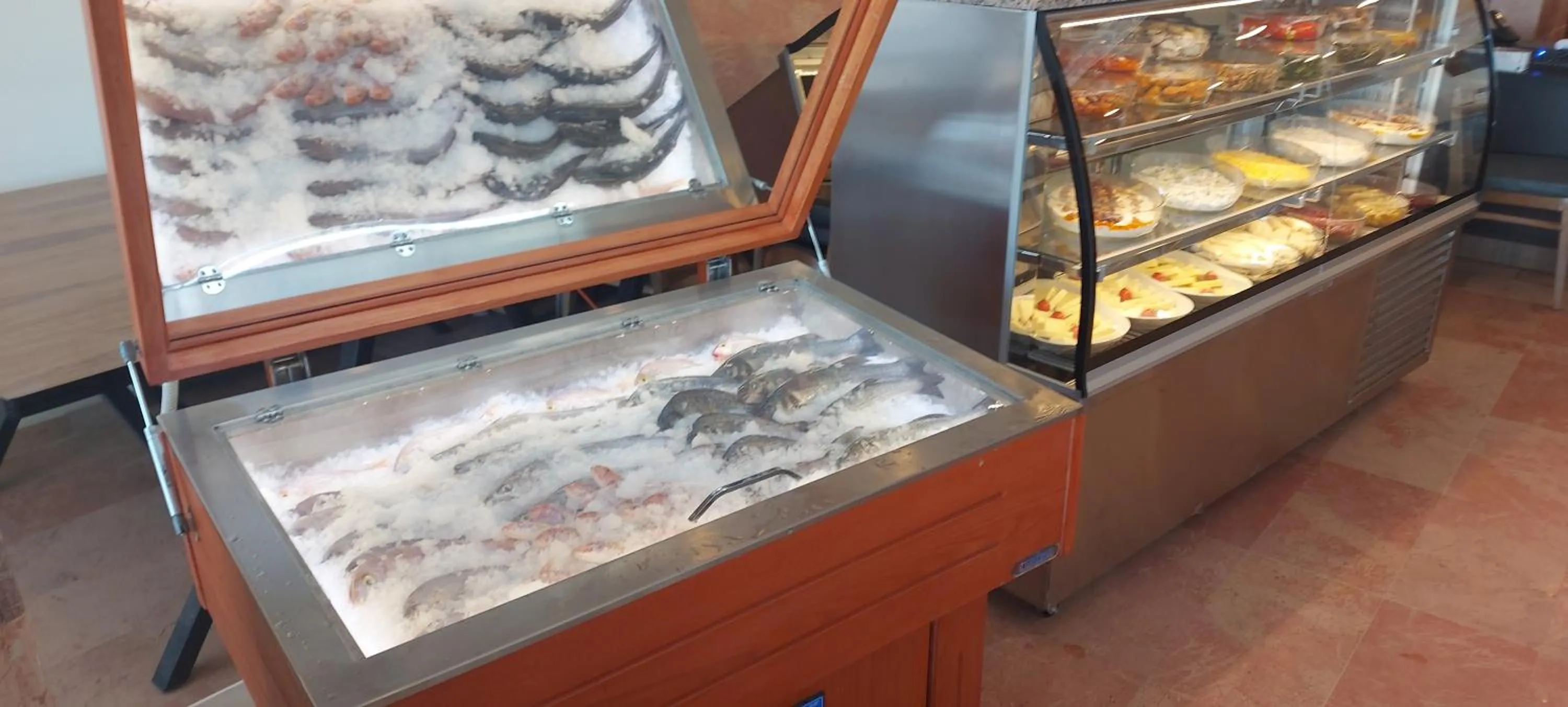 Restaurant/places to eat in Blue Port Hotel