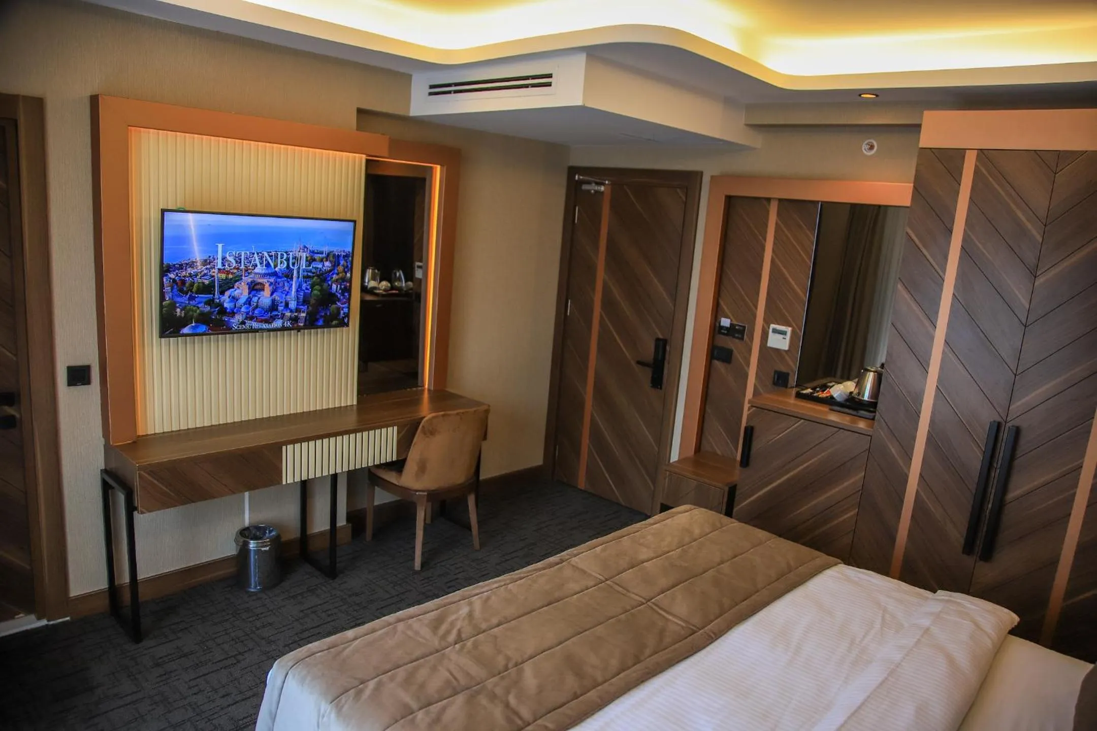 Bed in THE PARK HOTEL