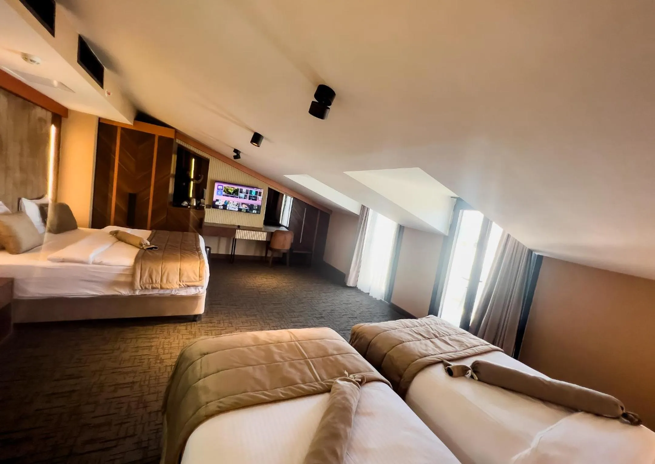 Bed in THE PARK HOTEL