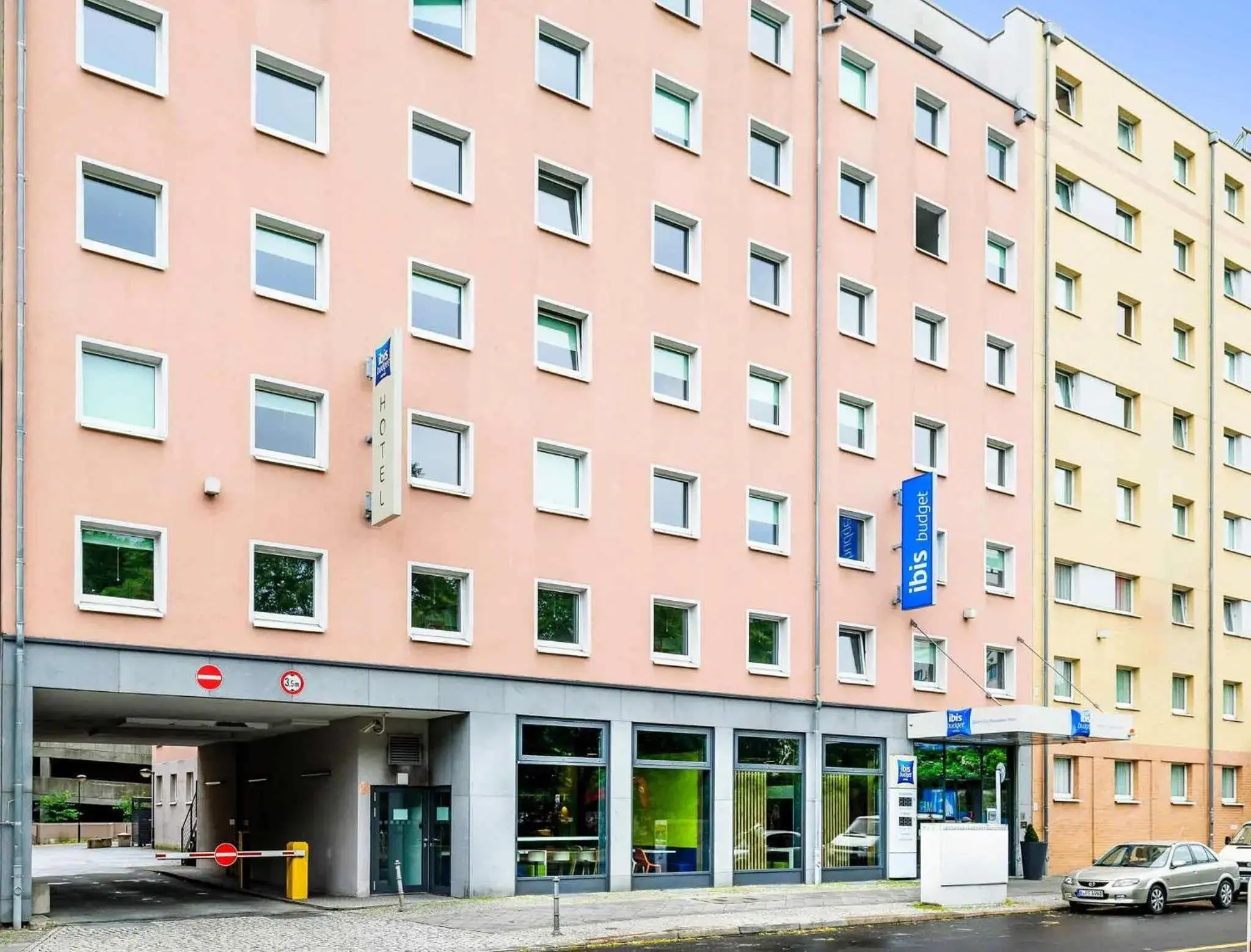 Property building in Ibis budget Berlin Potsdamer Platz Property building in Ibis budget Berlin Potsdamer Platz