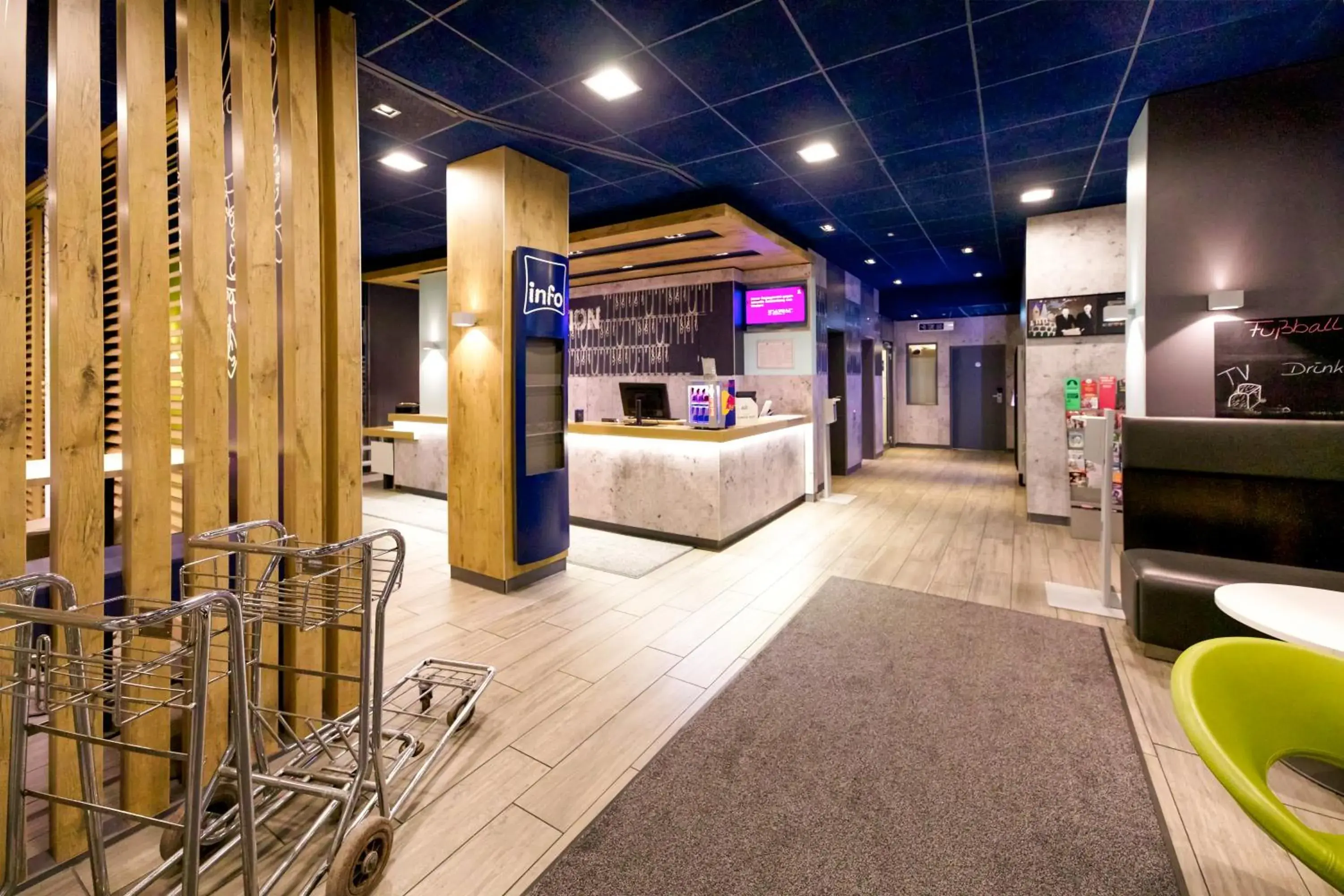 Lobby or reception, Bed in Ibis budget Berlin Potsdamer Platz Lobby or reception, Bed in Ibis budget Berlin Potsdamer Platz
