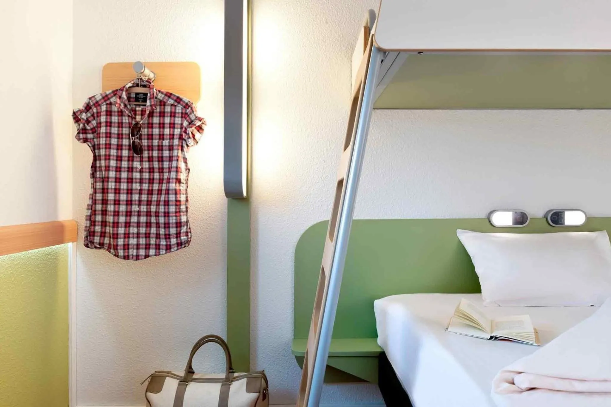 Bedroom, Bed in Ibis budget Berlin Potsdamer Platz