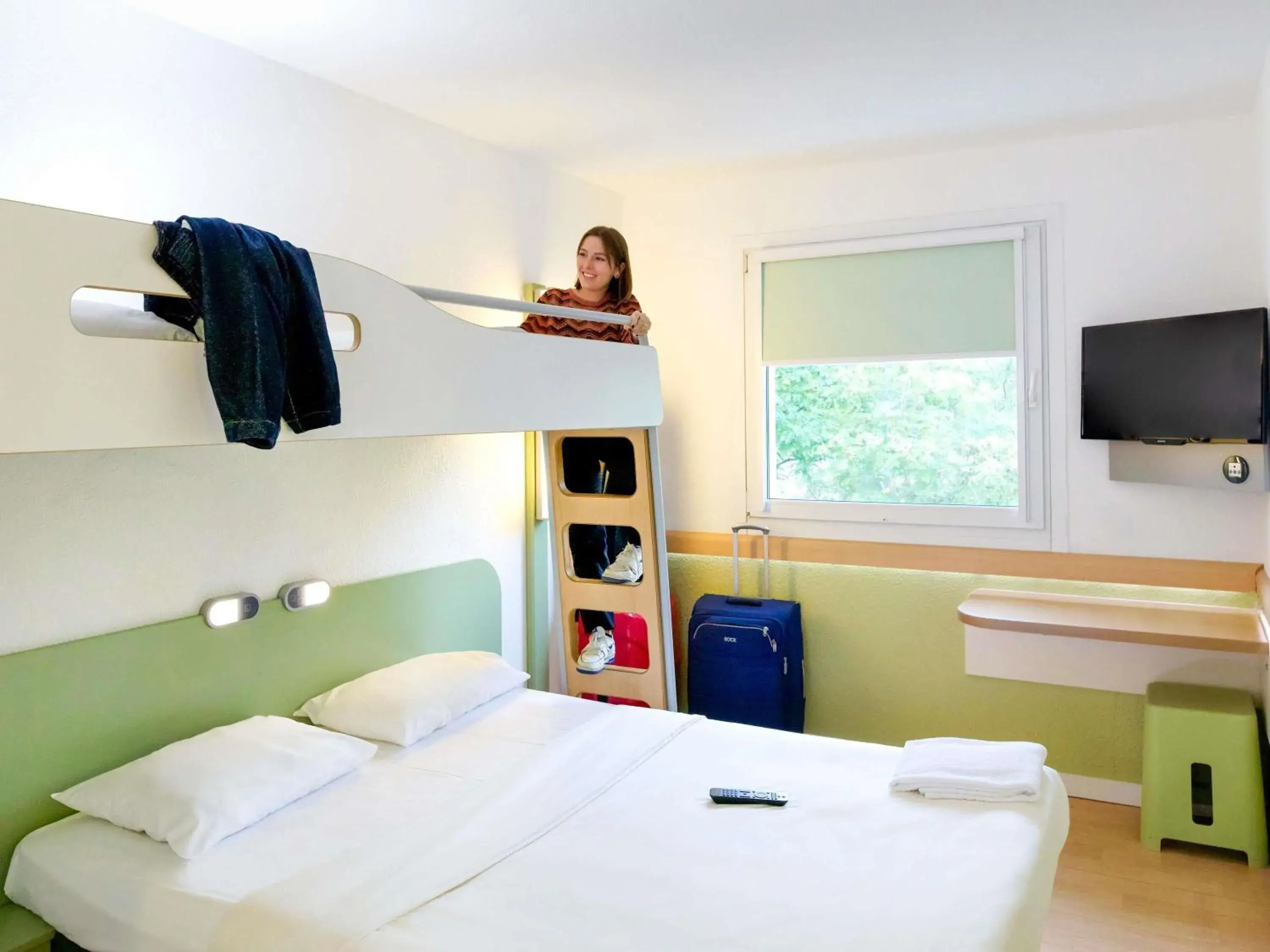 Bedroom, Bed in Ibis budget Berlin Potsdamer Platz Bedroom, Bed in Ibis budget Berlin Potsdamer Platz