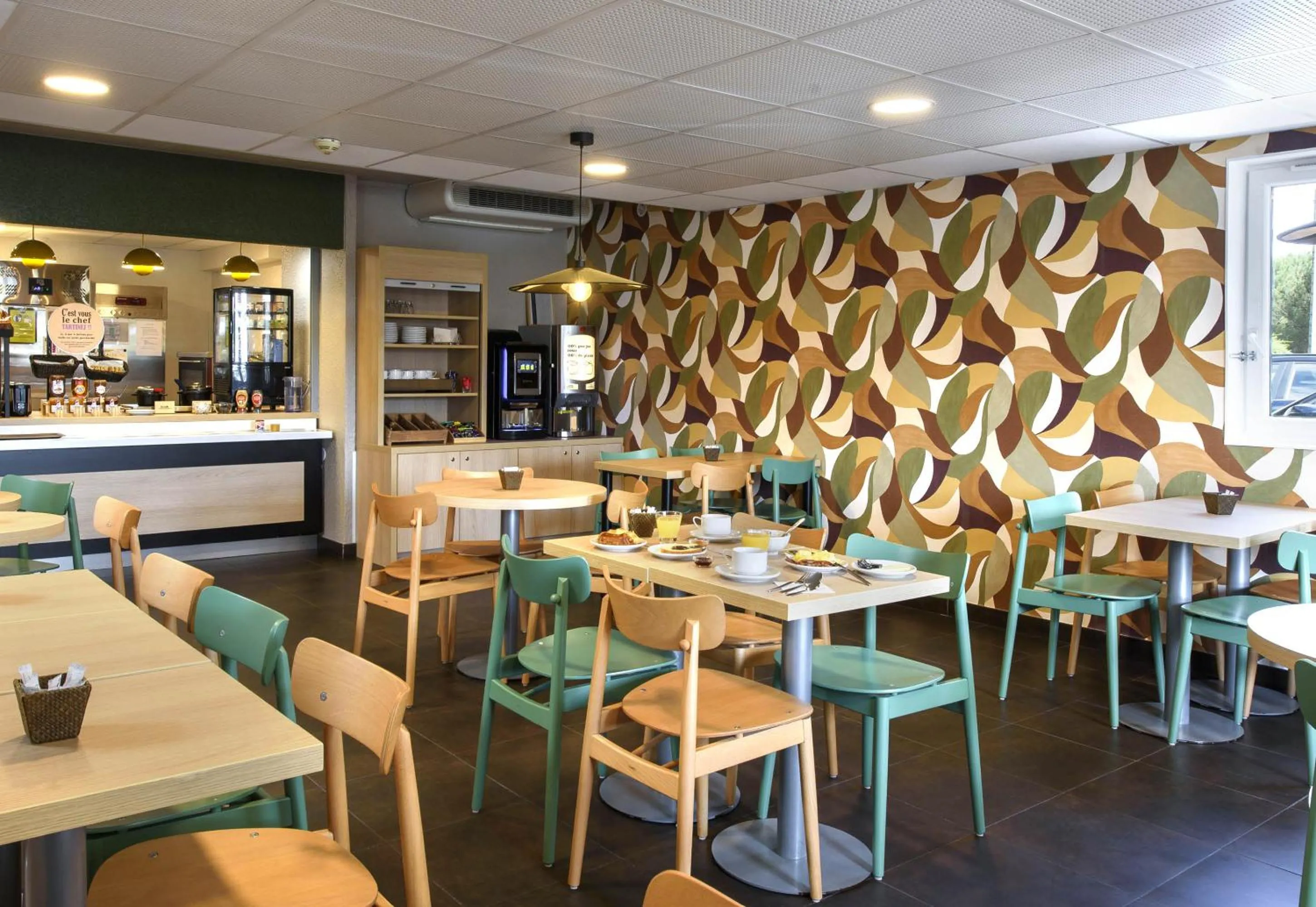 Food and drinks in B&B HOTEL Toulouse Cité de l'Espace Gonord