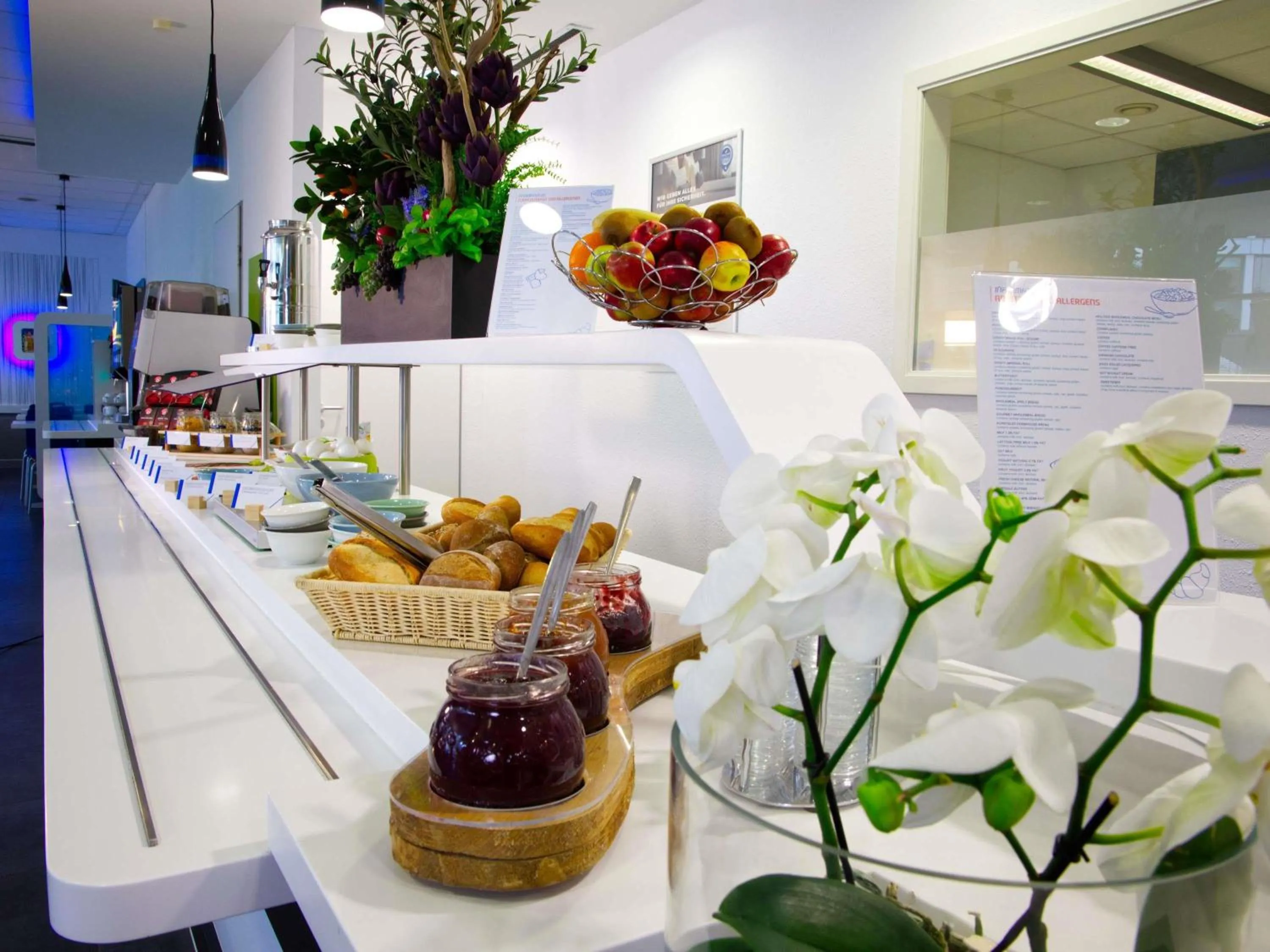 Breakfast in Ibis budget Koeln Messe