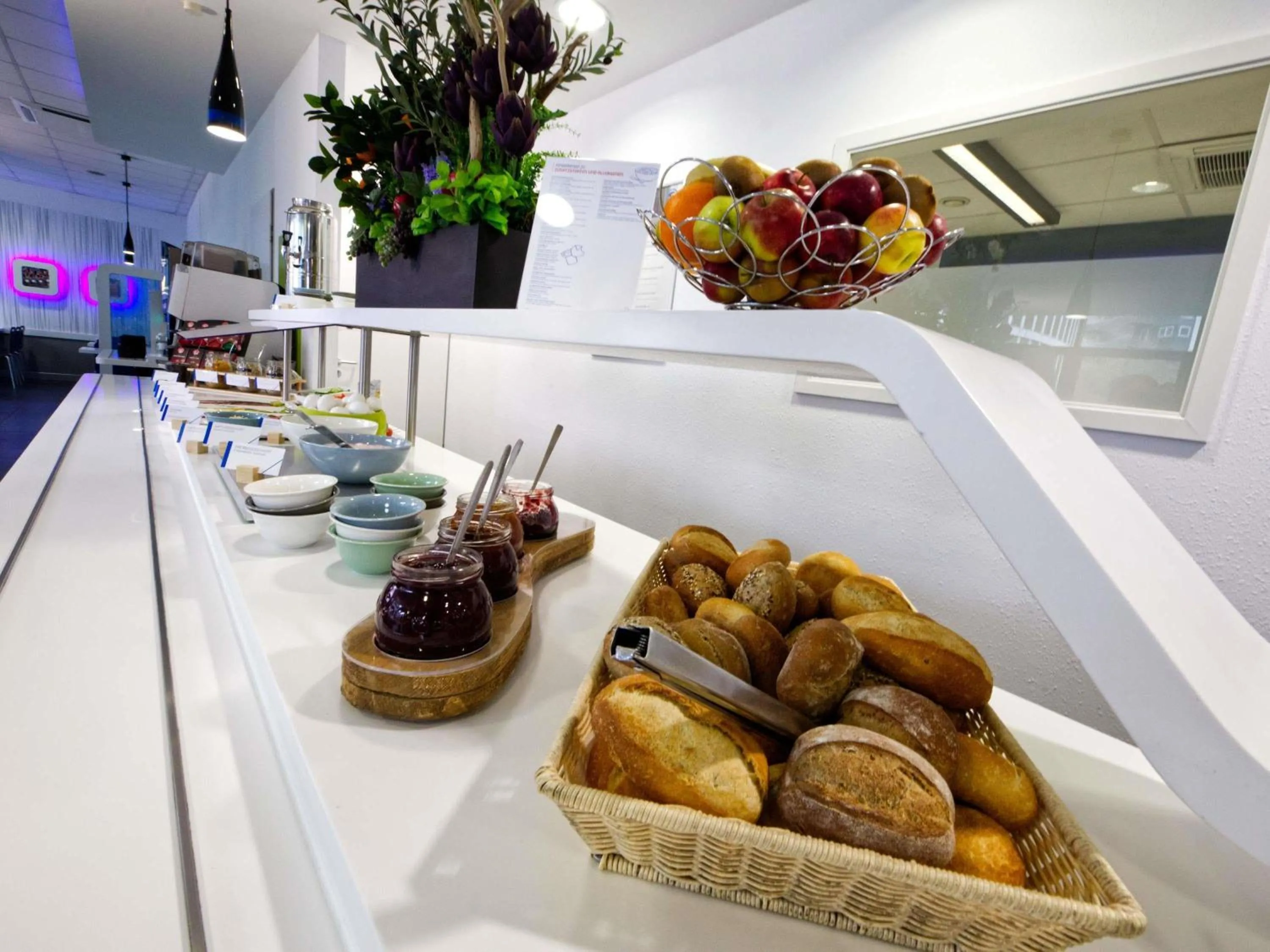 Breakfast in Ibis budget Koeln Messe