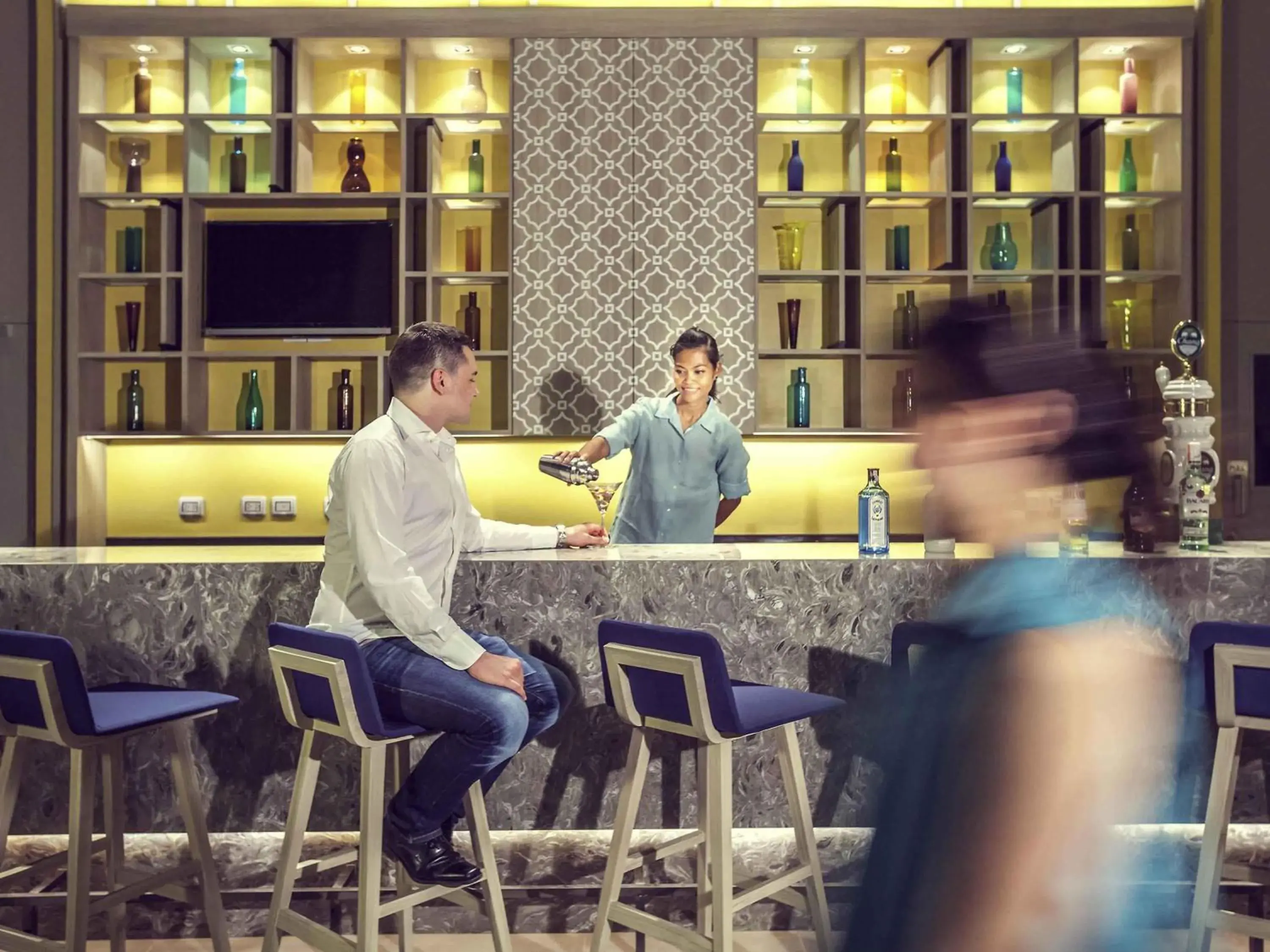 Lounge or bar in Mercure Pattaya Ocean Resort Lounge or bar in Mercure Pattaya Ocean Resort