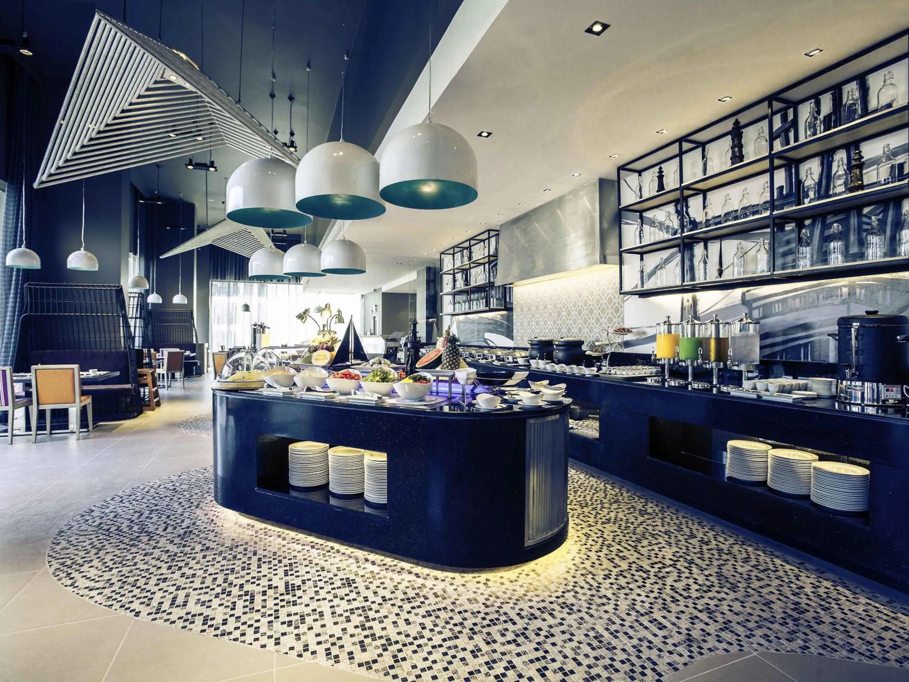 Restaurant/places to eat in Mercure Pattaya Ocean Resort