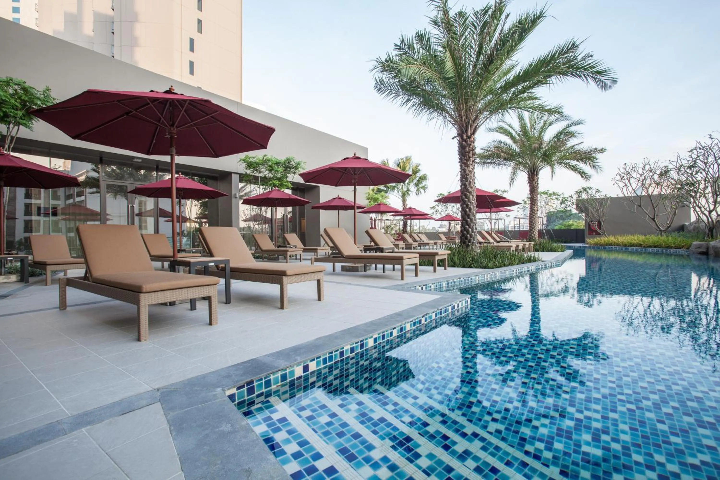 Swimming pool in Mercure Pattaya Ocean Resort