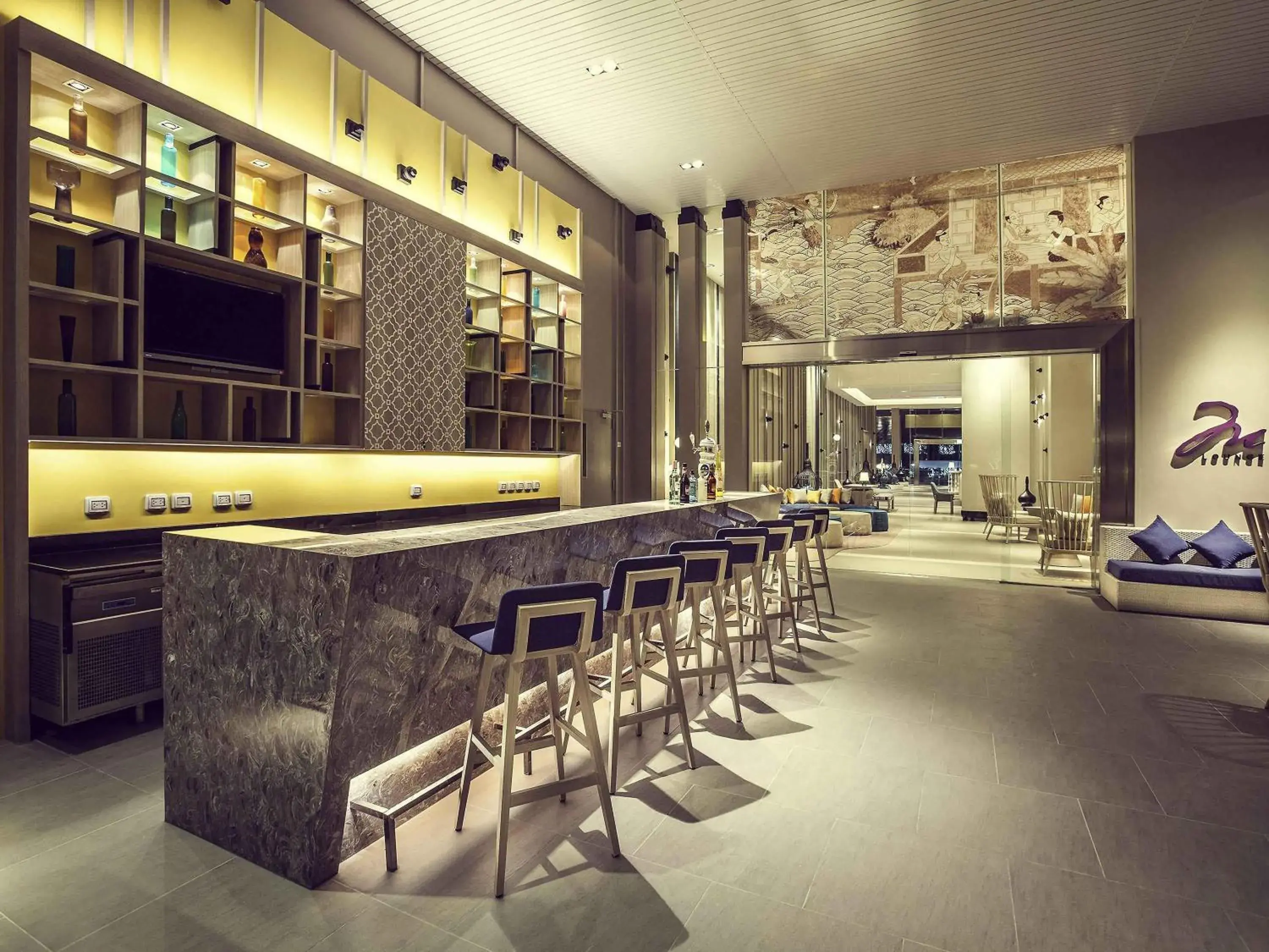Lounge or bar in Mercure Pattaya Ocean Resort Lounge or bar in Mercure Pattaya Ocean Resort