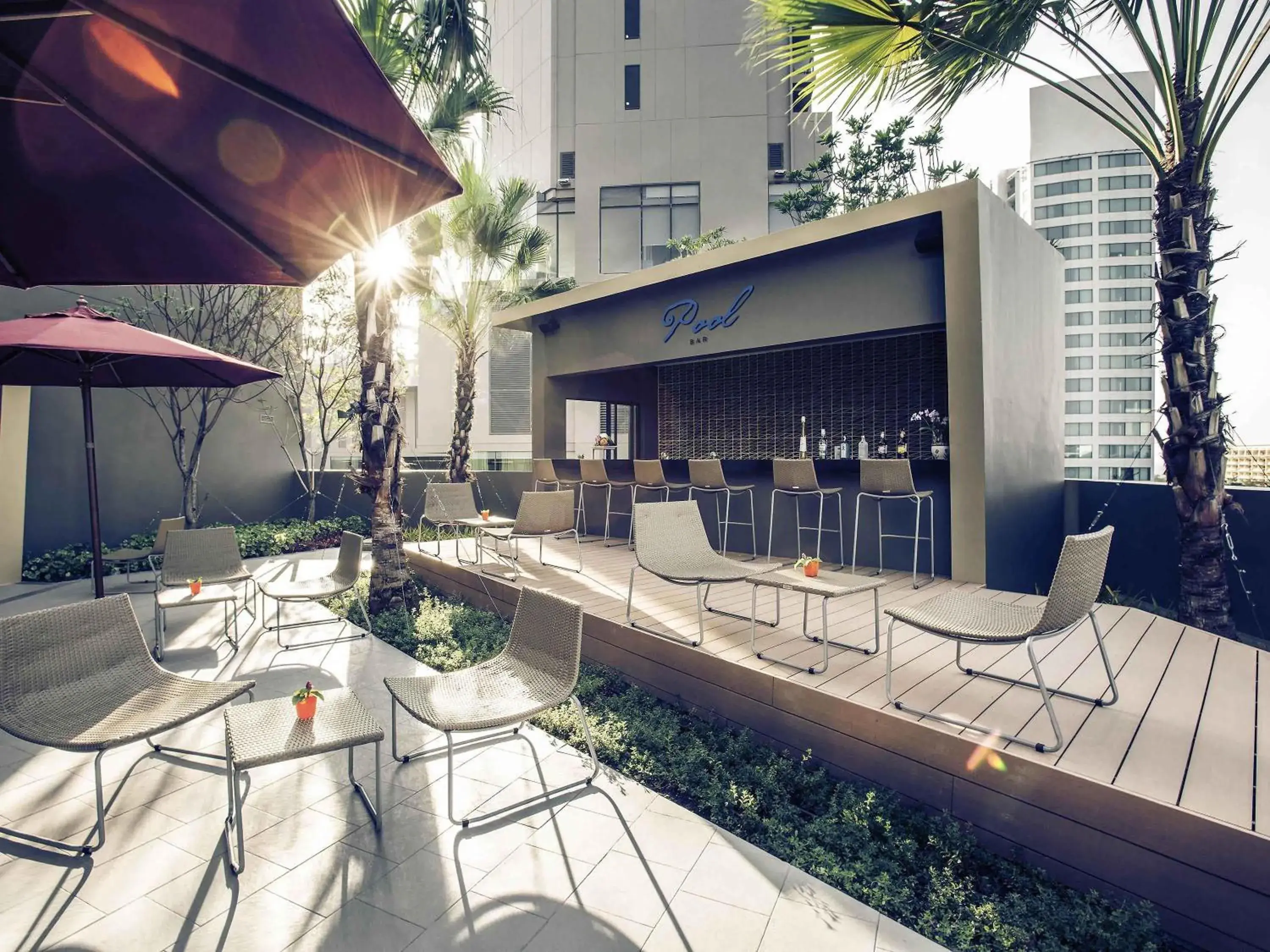 Lounge or bar in Mercure Pattaya Ocean Resort Lounge or bar in Mercure Pattaya Ocean Resort