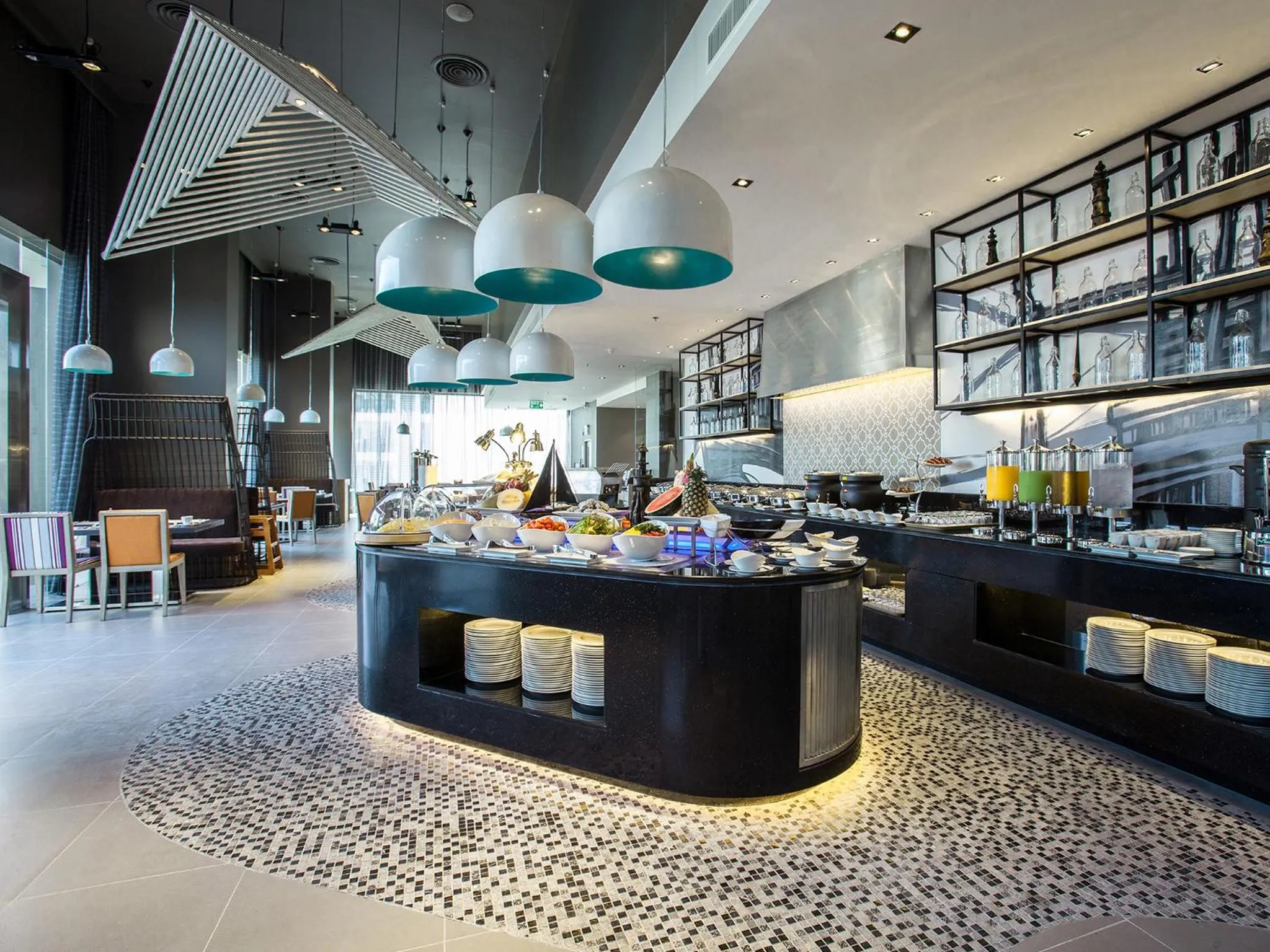 Restaurant/places to eat in Mercure Pattaya Ocean Resort