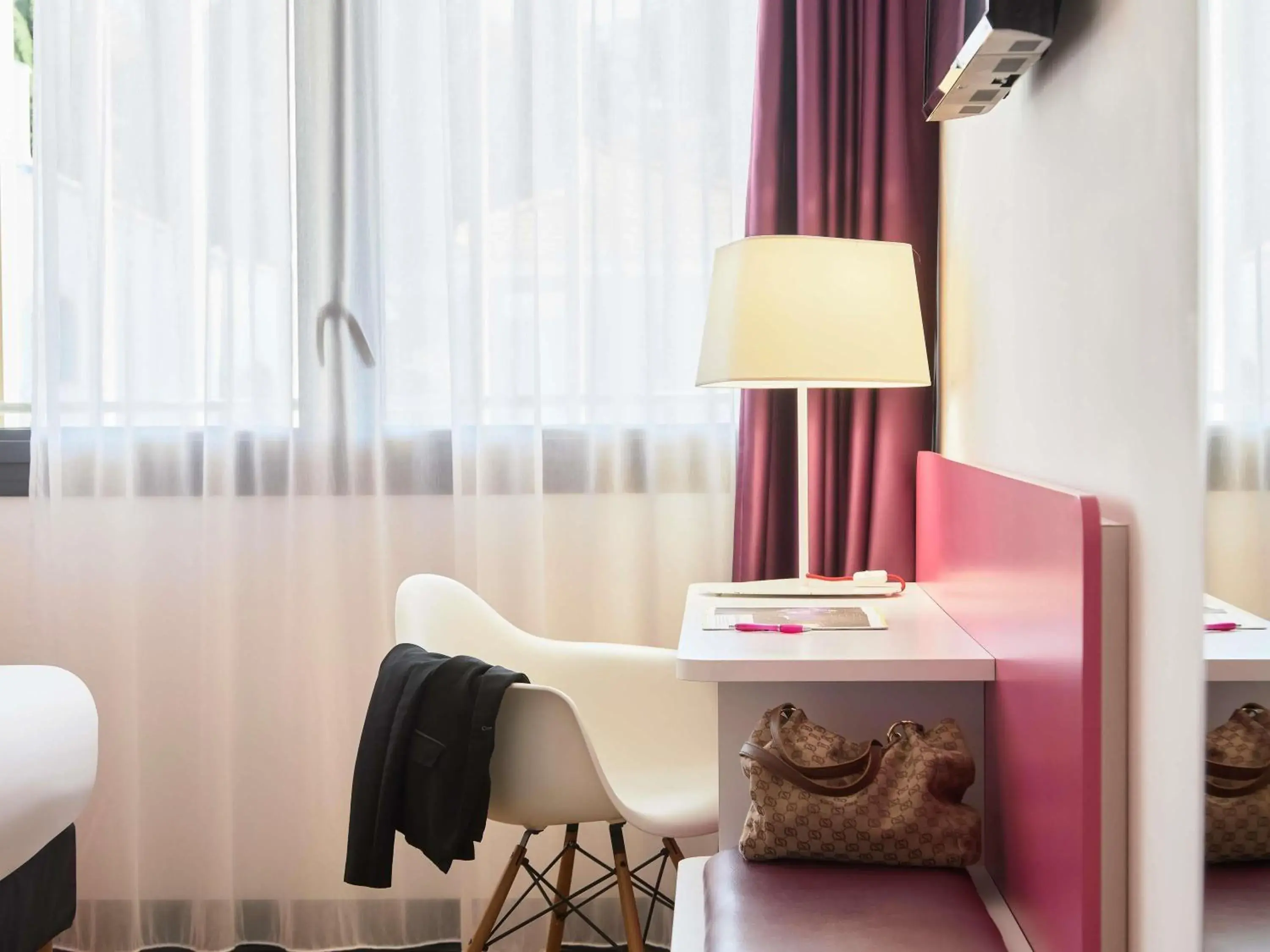 Bedroom in ibis Styles Montelimar Centre Bedroom in ibis Styles Montelimar Centre