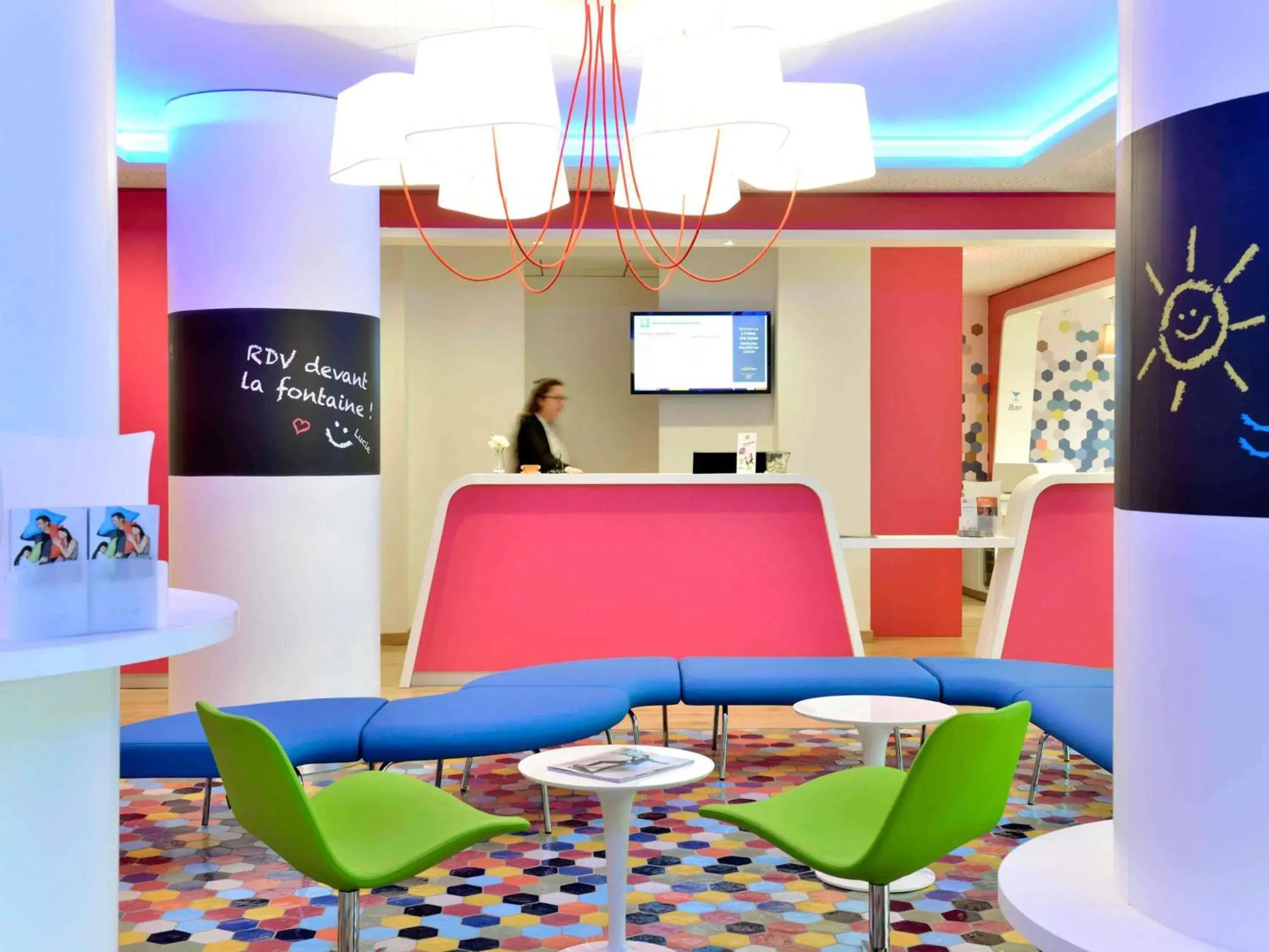 Lounge or bar in ibis Styles Montelimar Centre Lounge or bar in ibis Styles Montelimar Centre