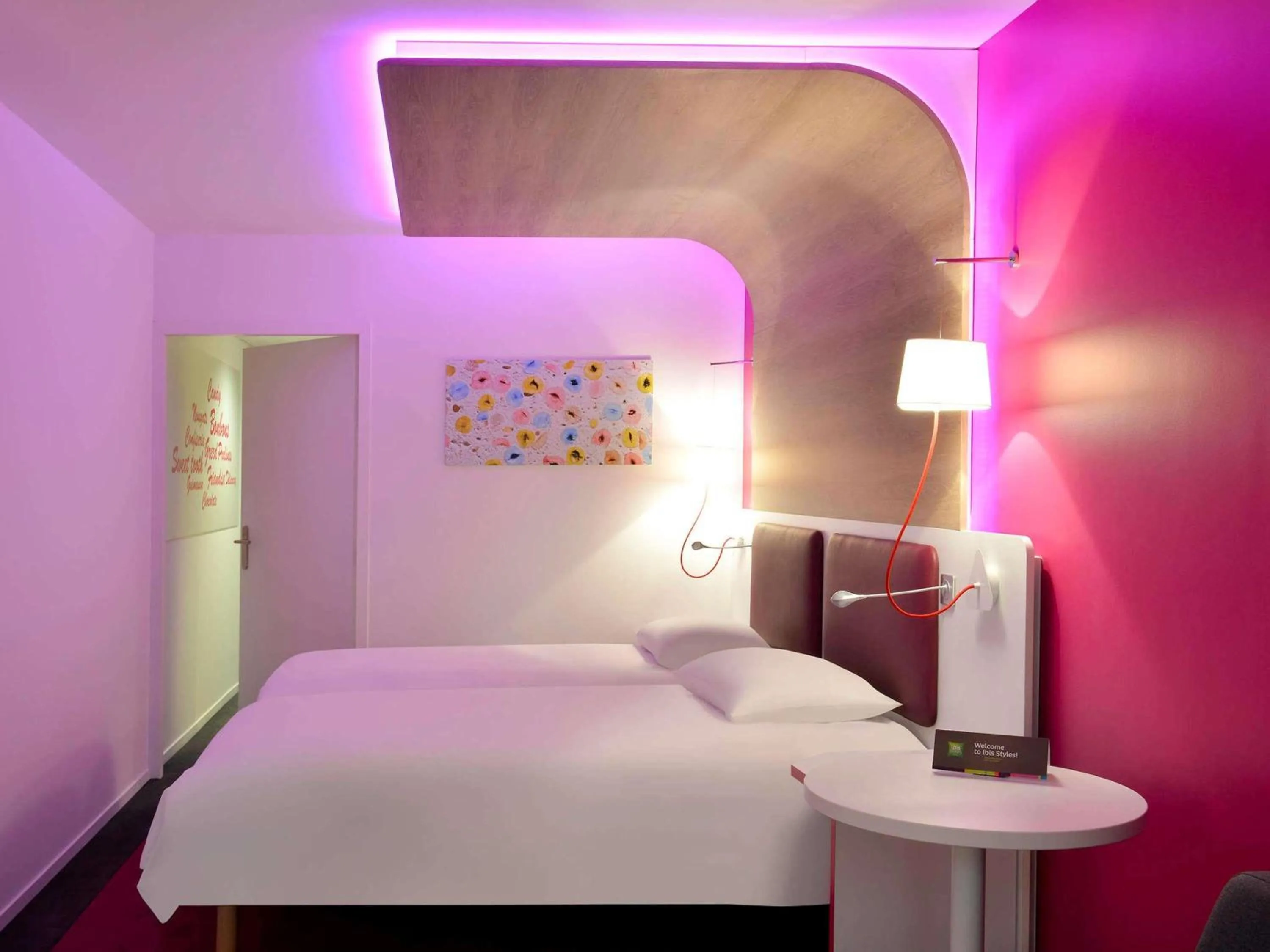 Bedroom, Bed in ibis Styles Montelimar Centre