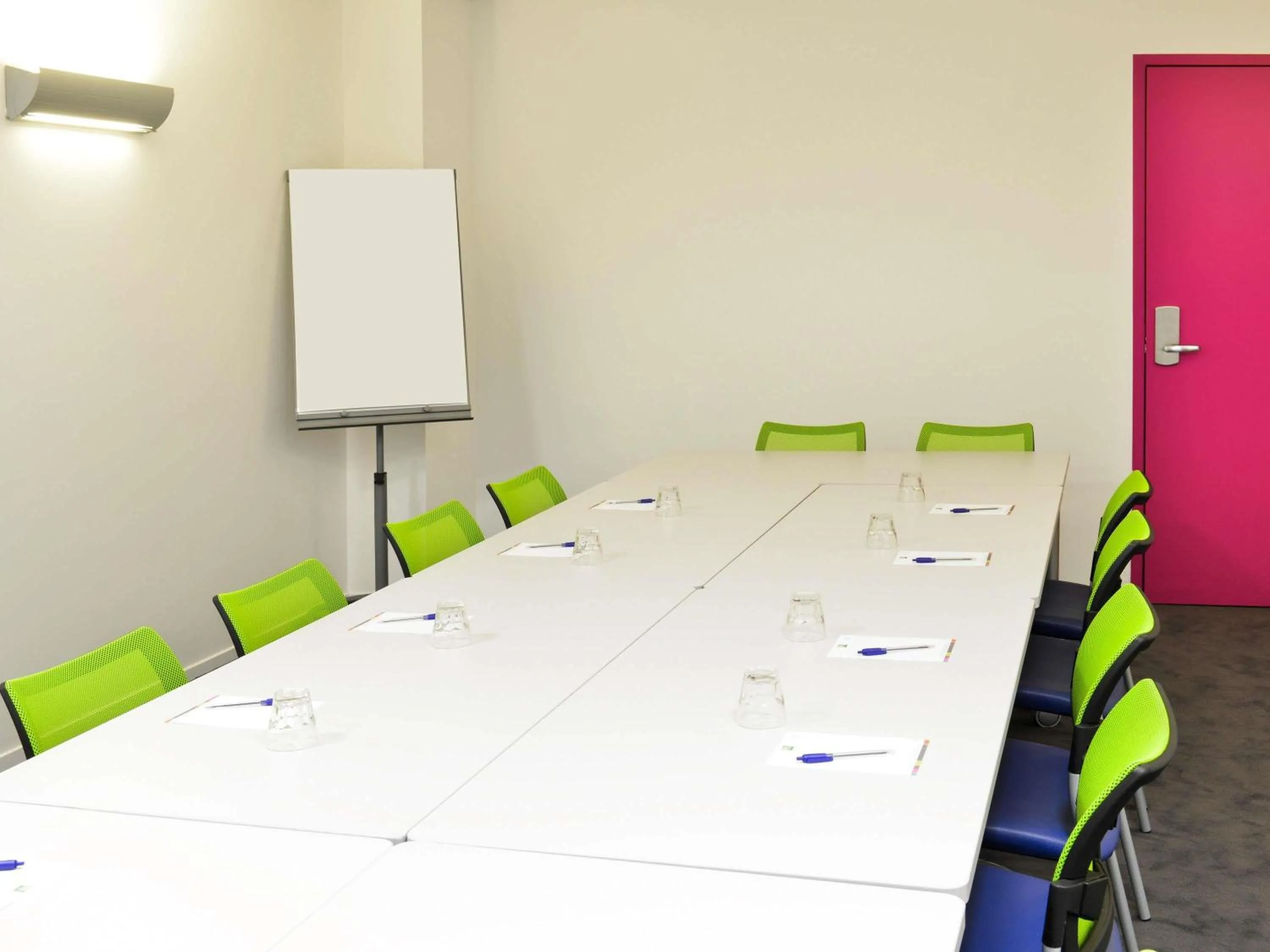 Meeting/conference room in ibis Styles Montelimar Centre