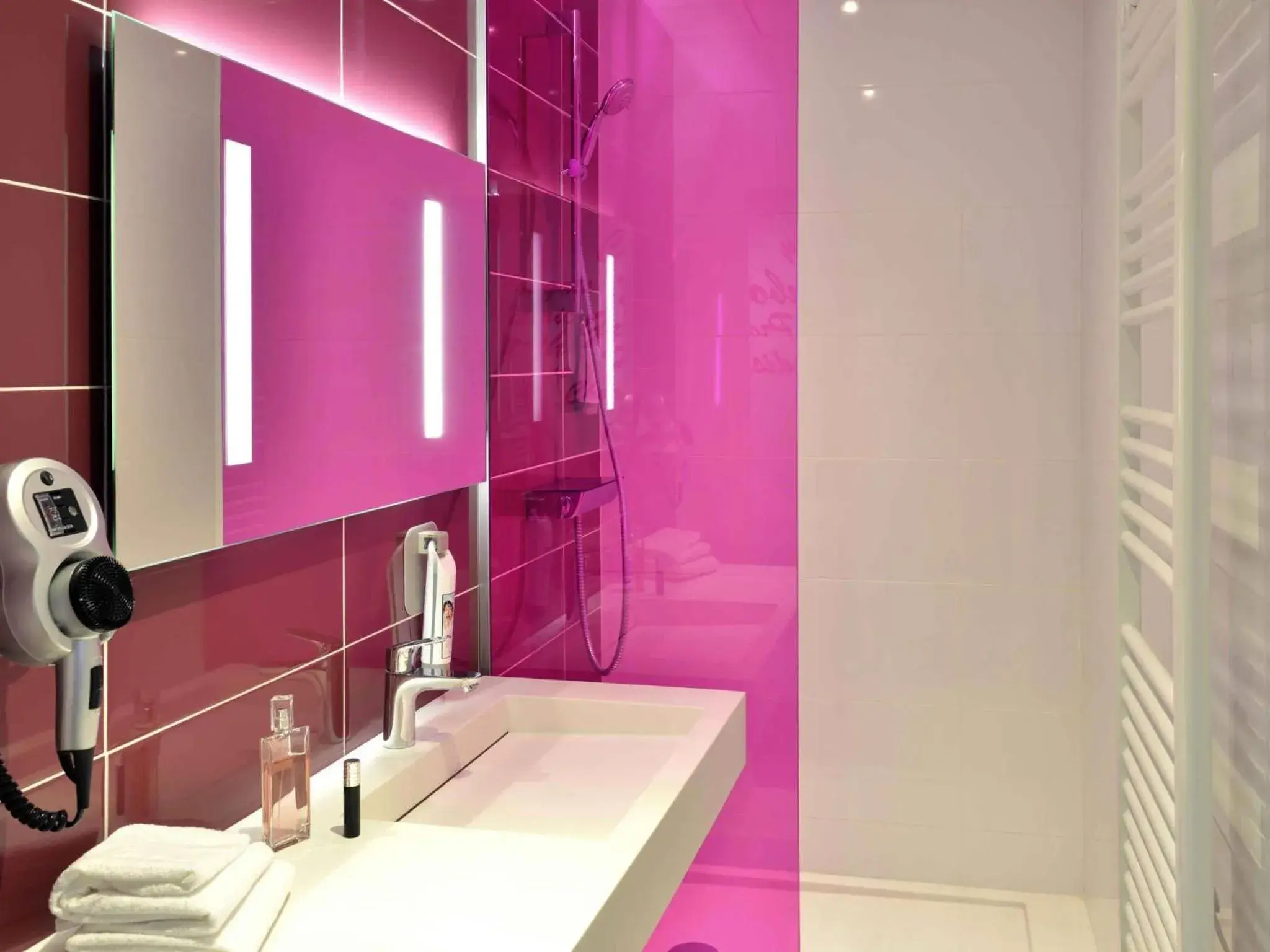 Bedroom in ibis Styles Montelimar Centre Bedroom in ibis Styles Montelimar Centre