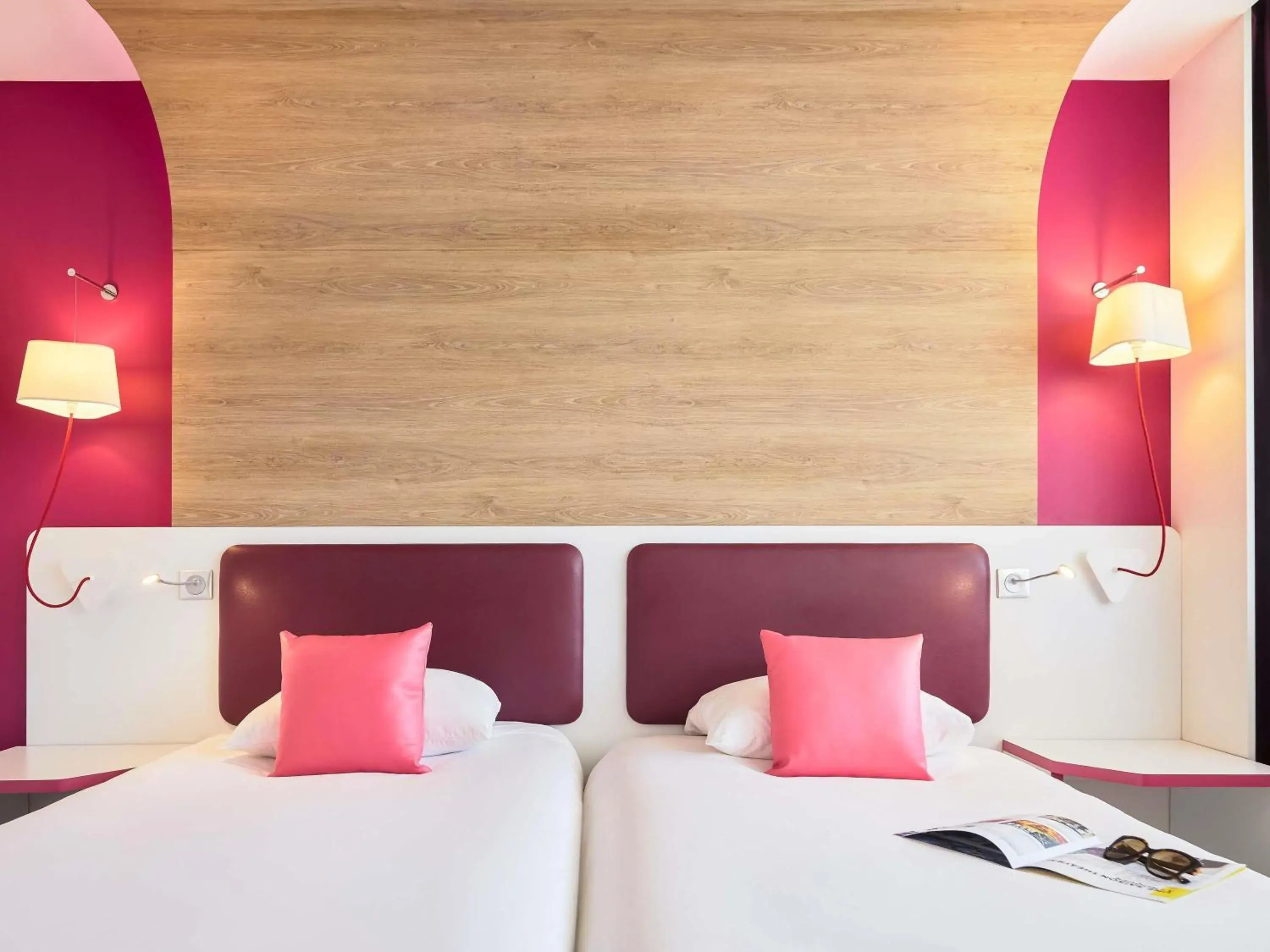 Property building, Bed in ibis Styles Montelimar Centre Property building, Bed in ibis Styles Montelimar Centre