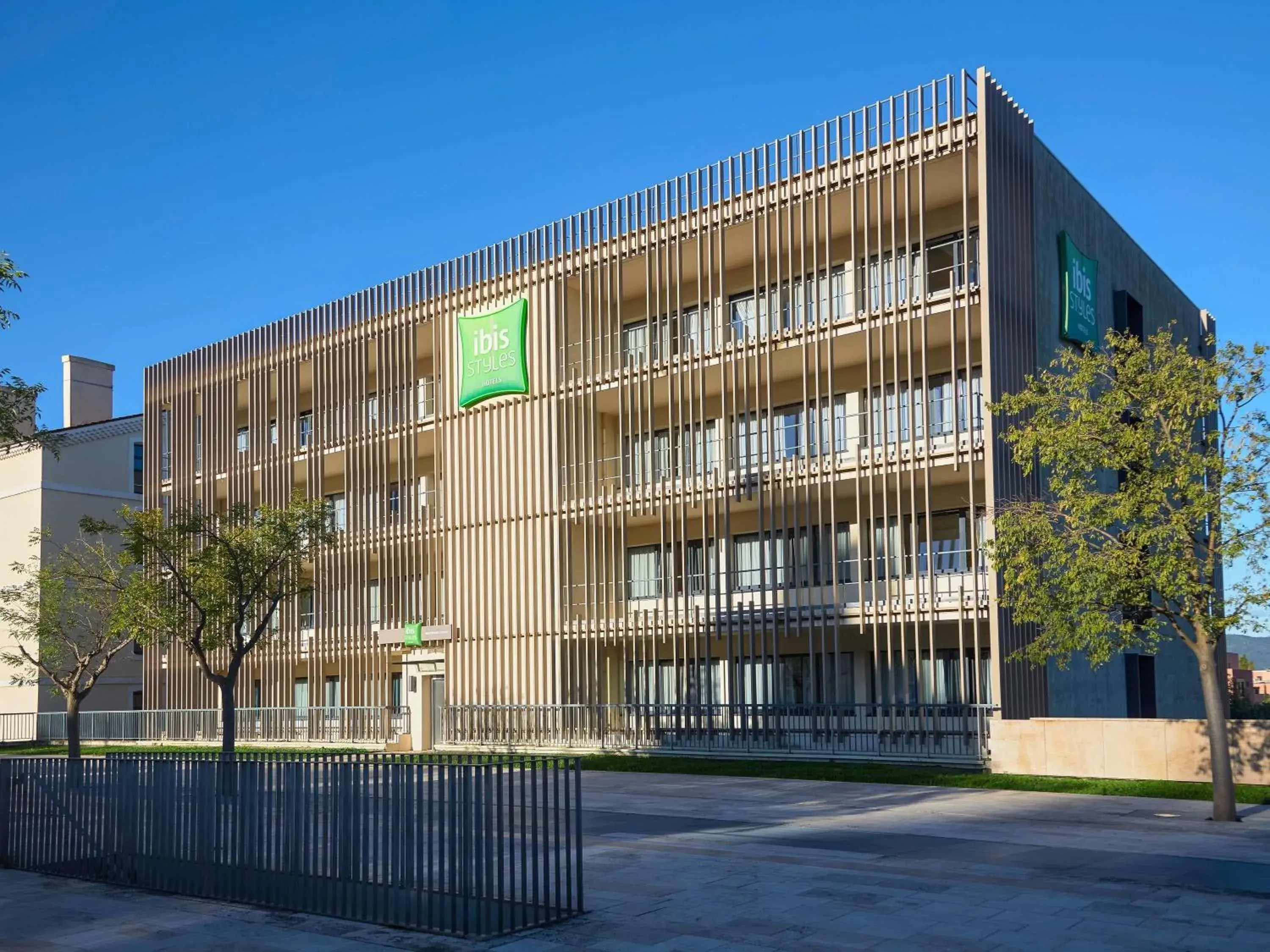 Property building in ibis Styles Montelimar Centre Property building in ibis Styles Montelimar Centre