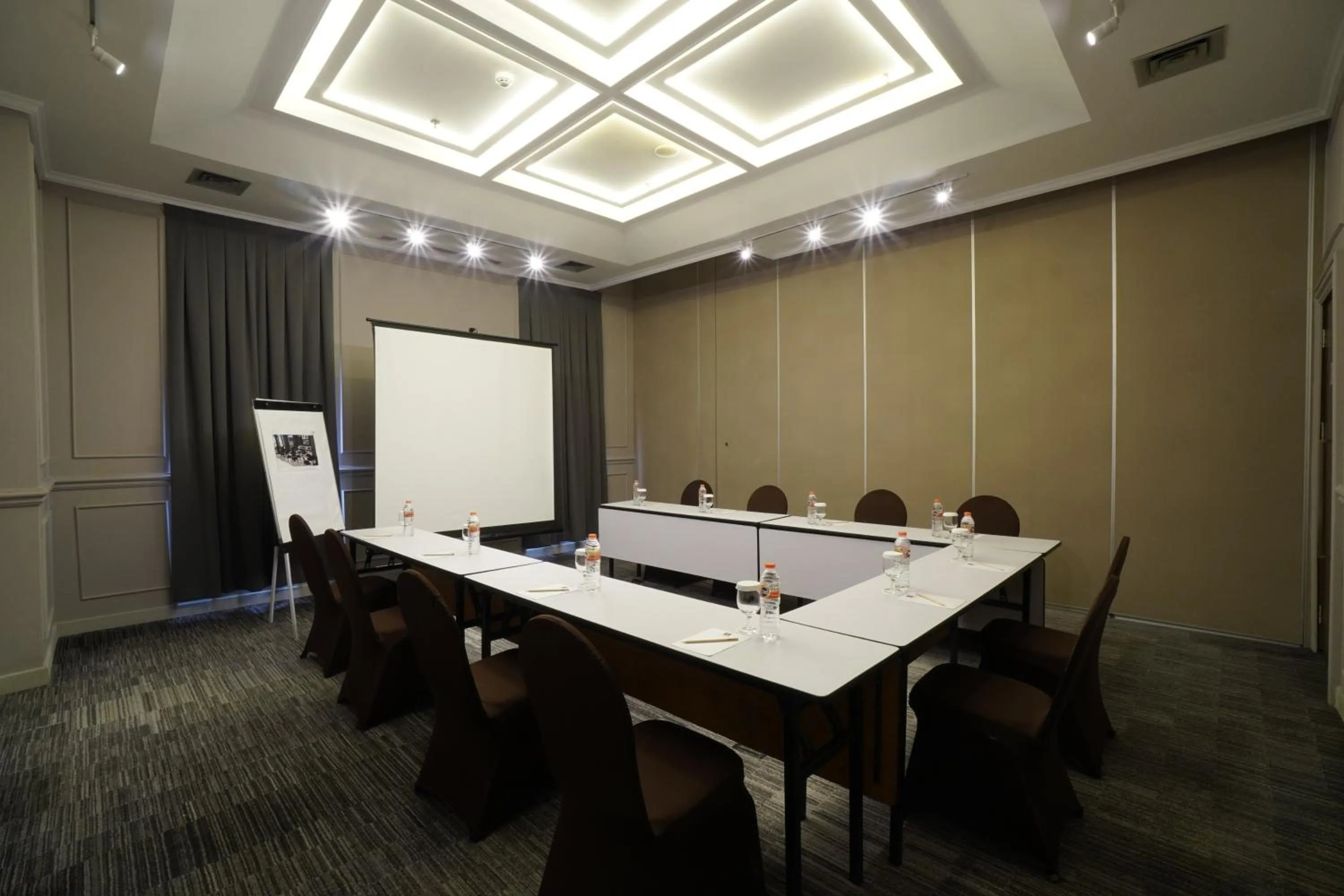 Meeting/conference room in Swiss-Belinn Cawang