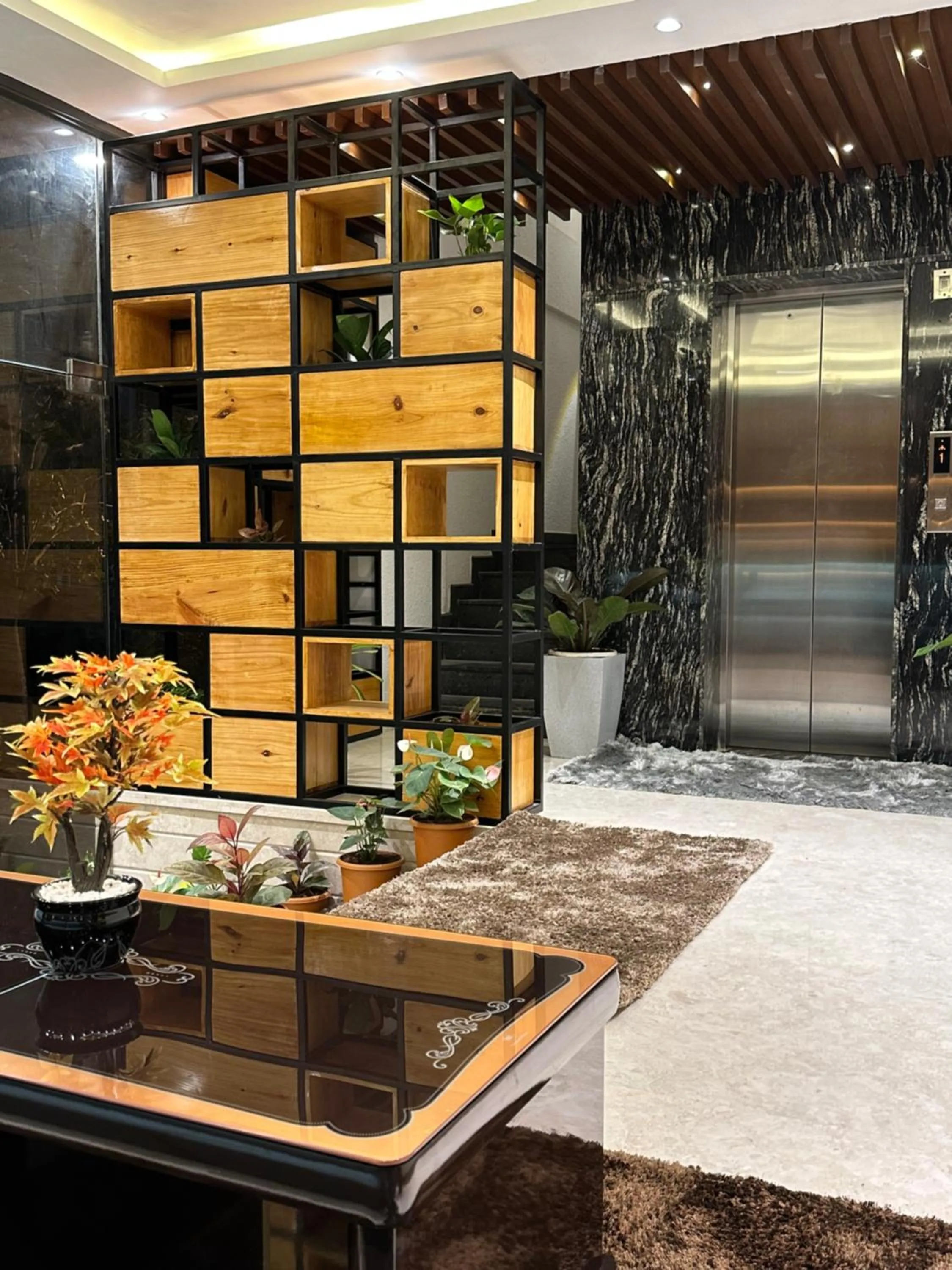 Decorative detail in ROYAL ACE LUXUR