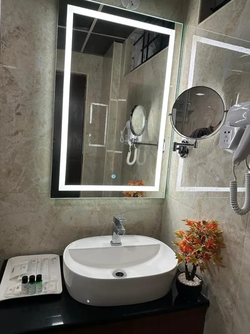 Property building in ROYAL ACE LUXUR Property building in ROYAL ACE LUXUR