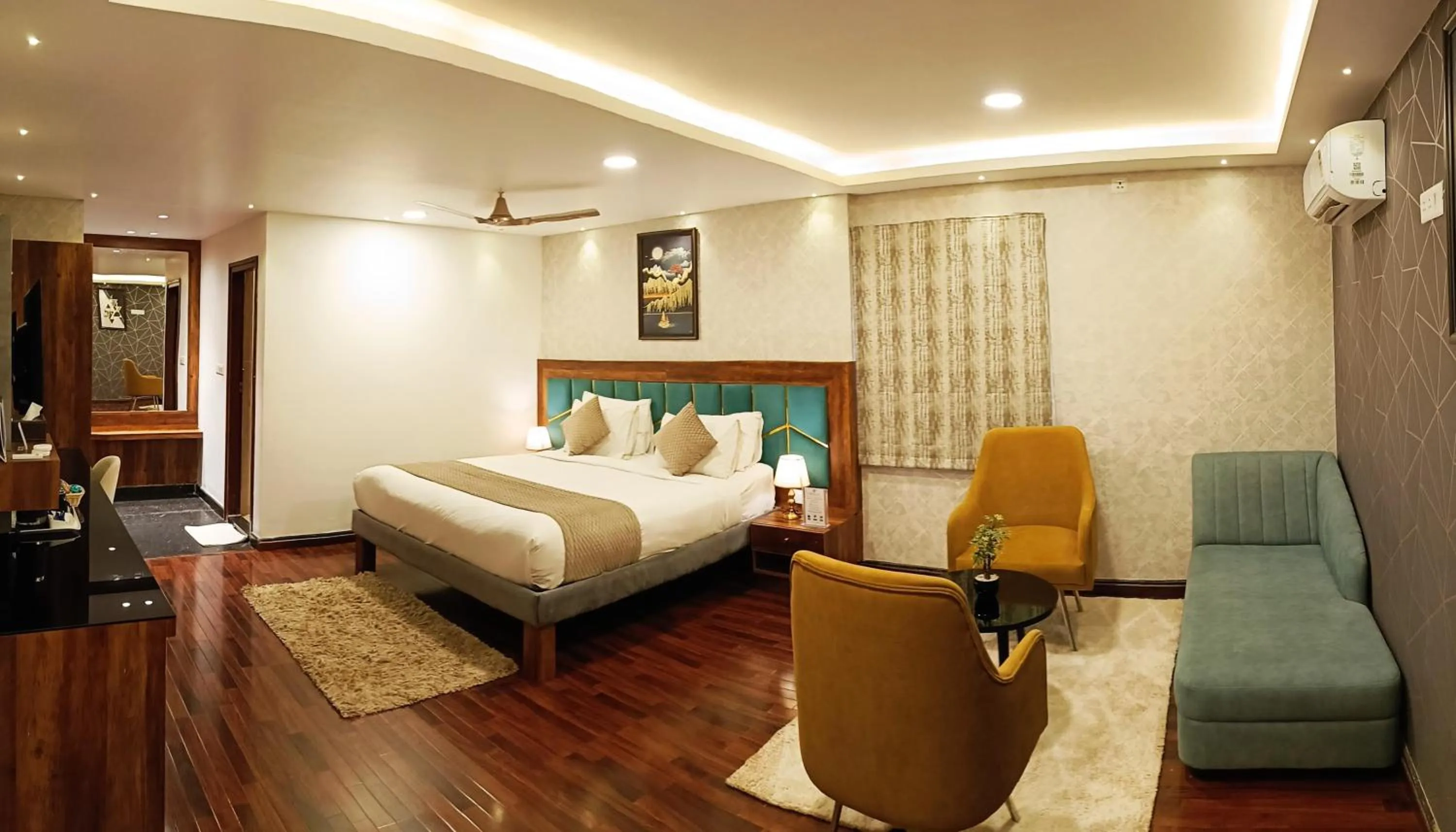 Bedroom, Bed in ROYAL ACE LUXUR