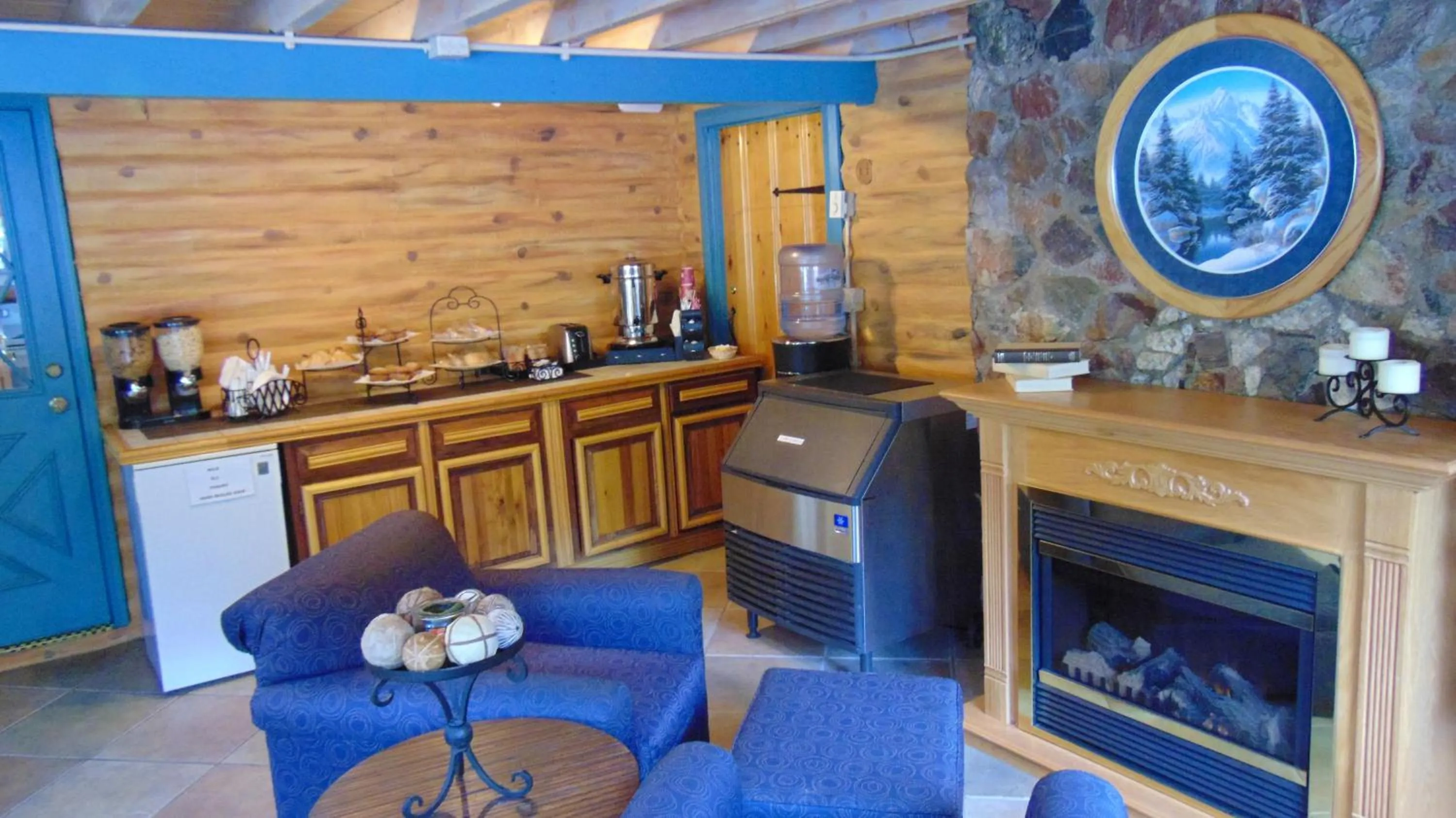 Lobby or reception in Ouray Inn