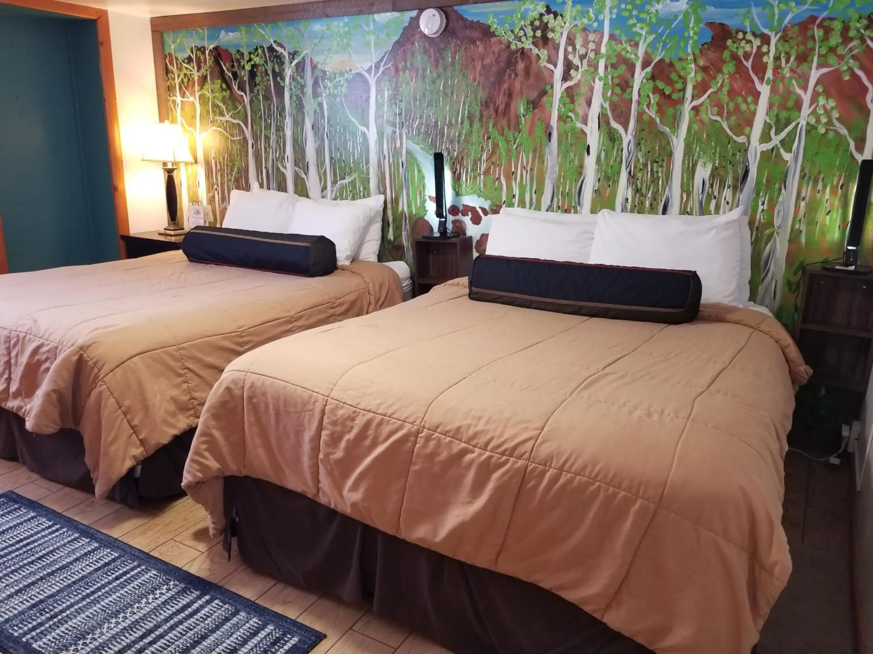 Superior Queen Room with Two Queen Beds in Ouray Inn Superior Queen Room with Two Queen Beds in Ouray Inn